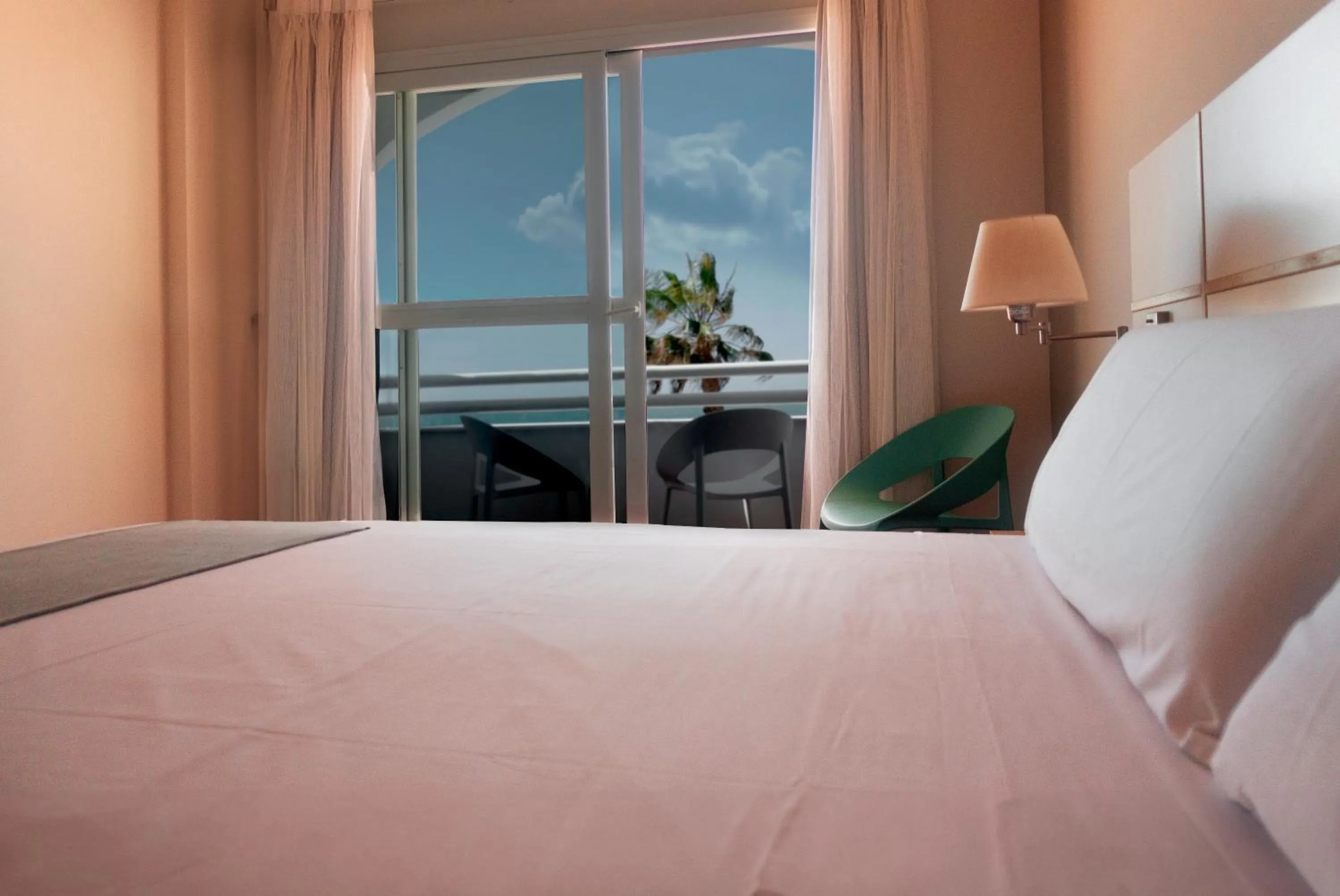Double or Twin Room with Sea View in Hotel Vértice Chipiona Mar