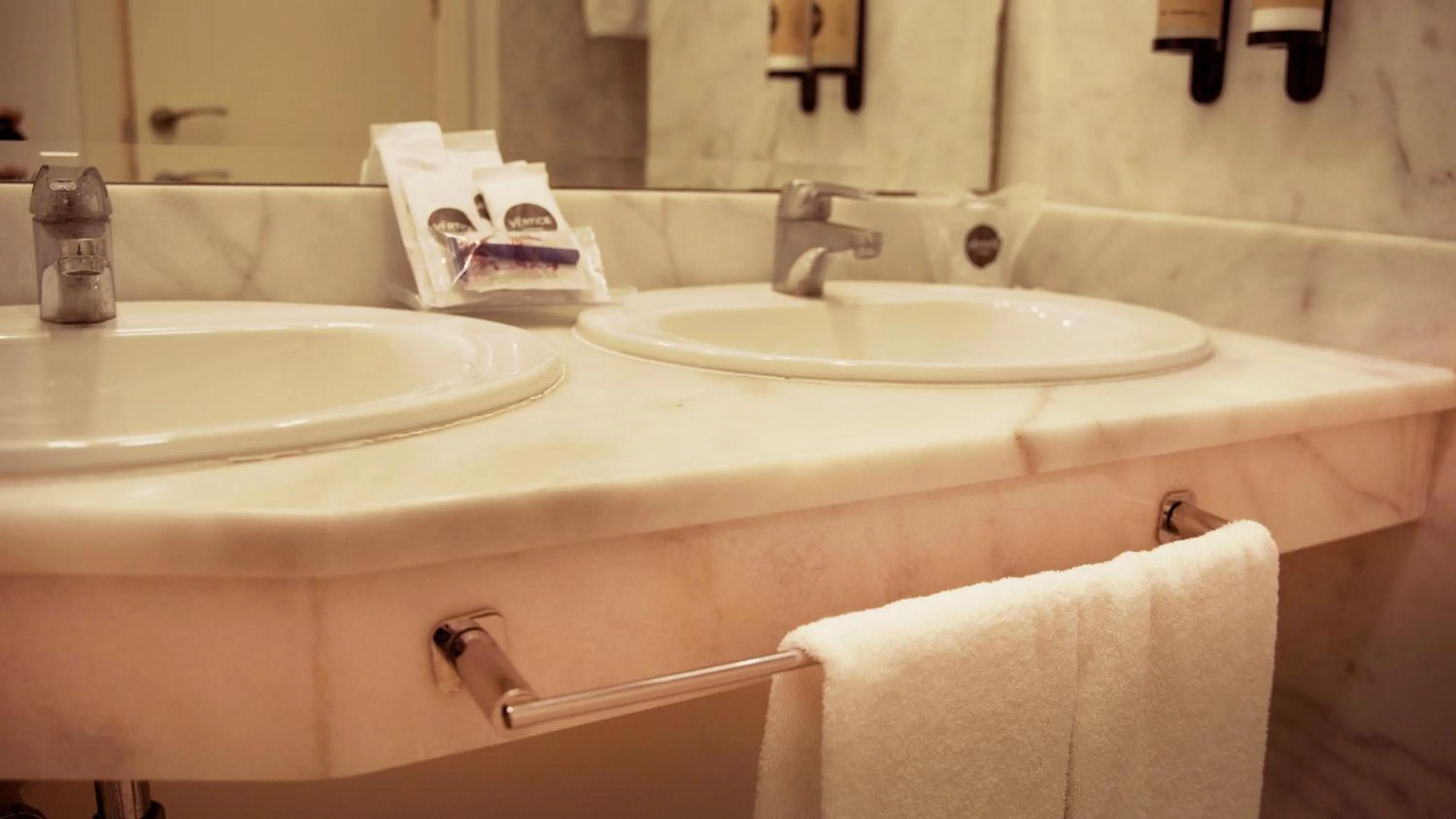 Standard Twin Room in Hotel Vértice Chipiona Mar