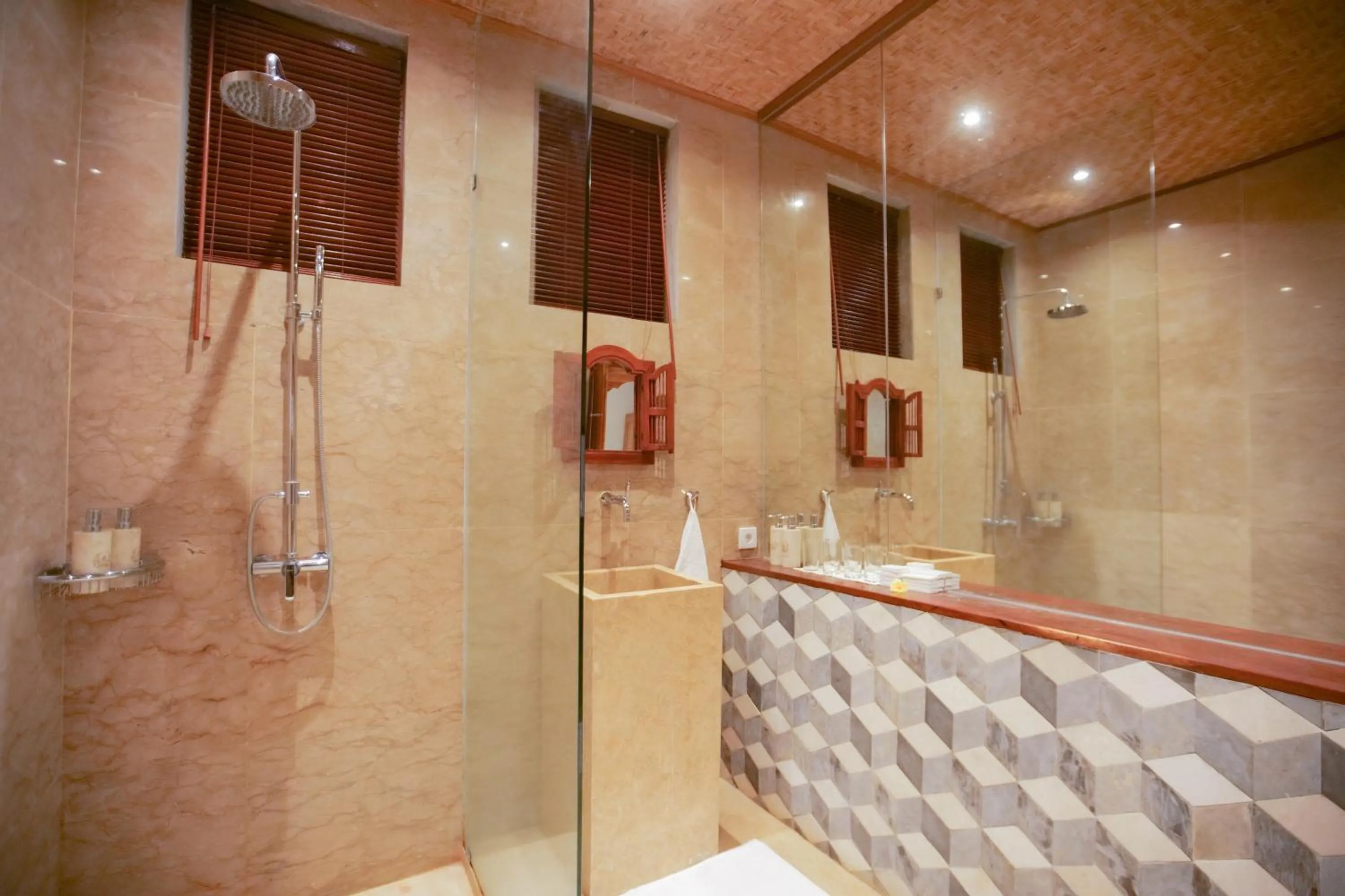 Shower in Gayatri