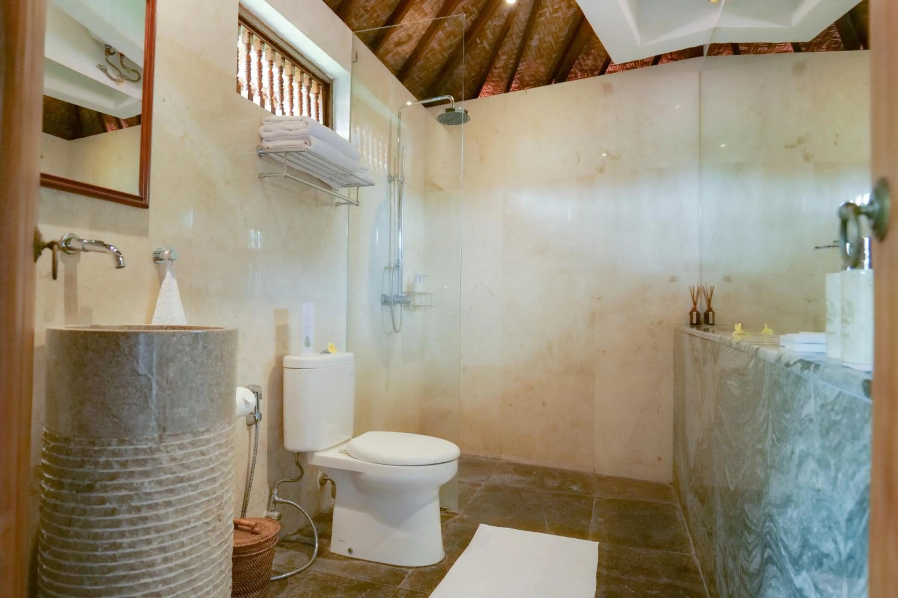 Shower in Gayatri
