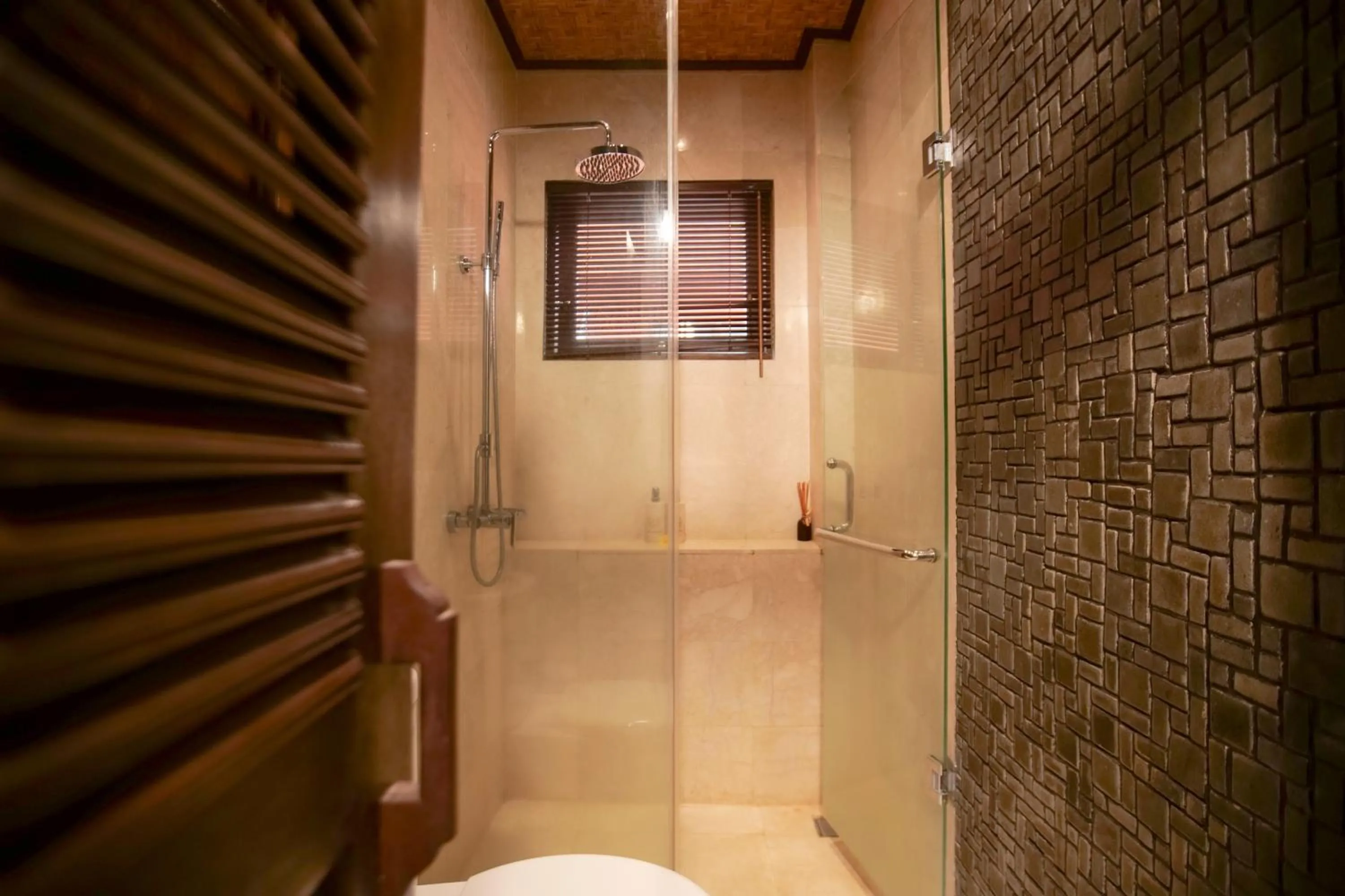 Shower in Gayatri