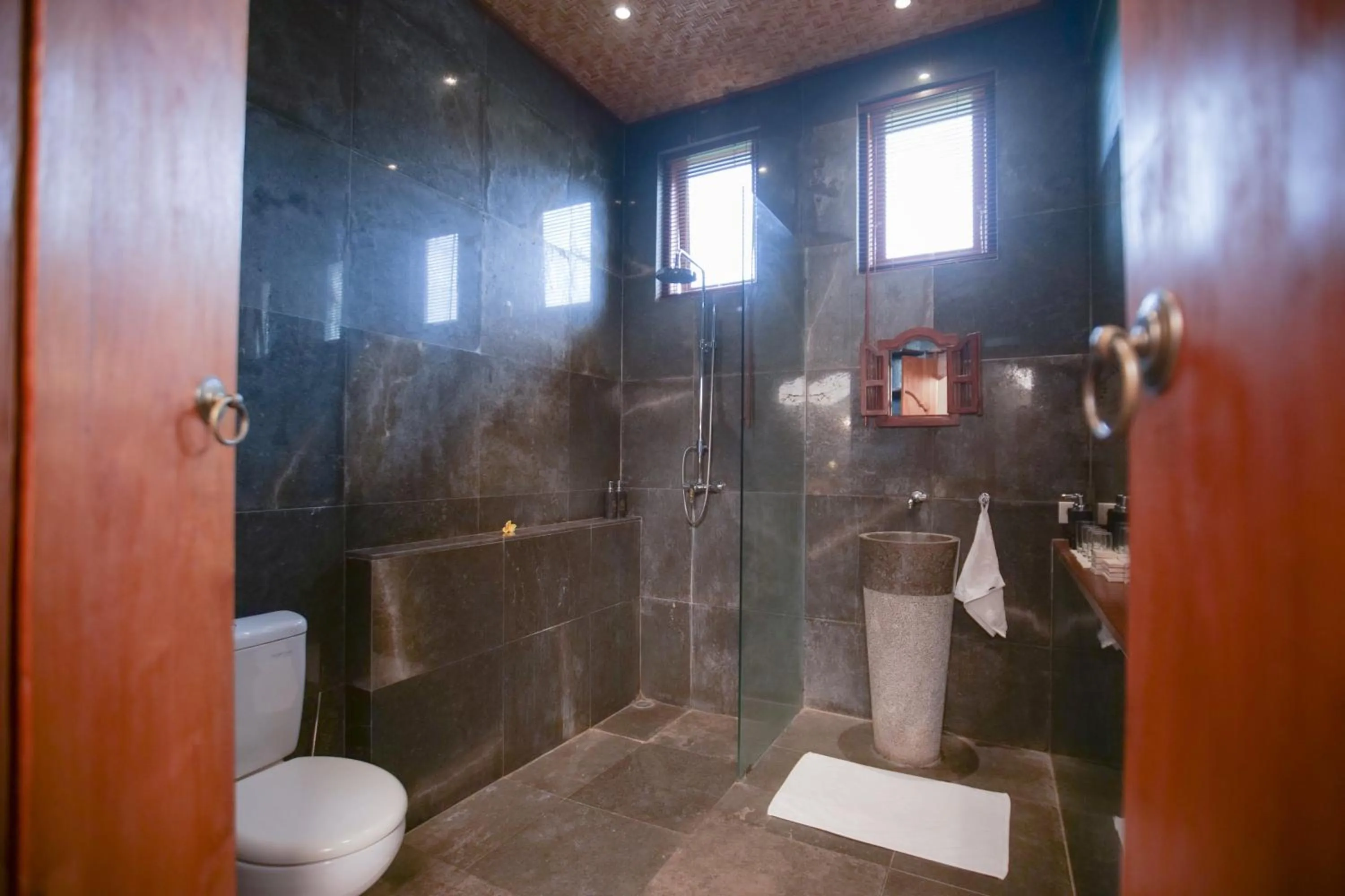 Shower in Gayatri