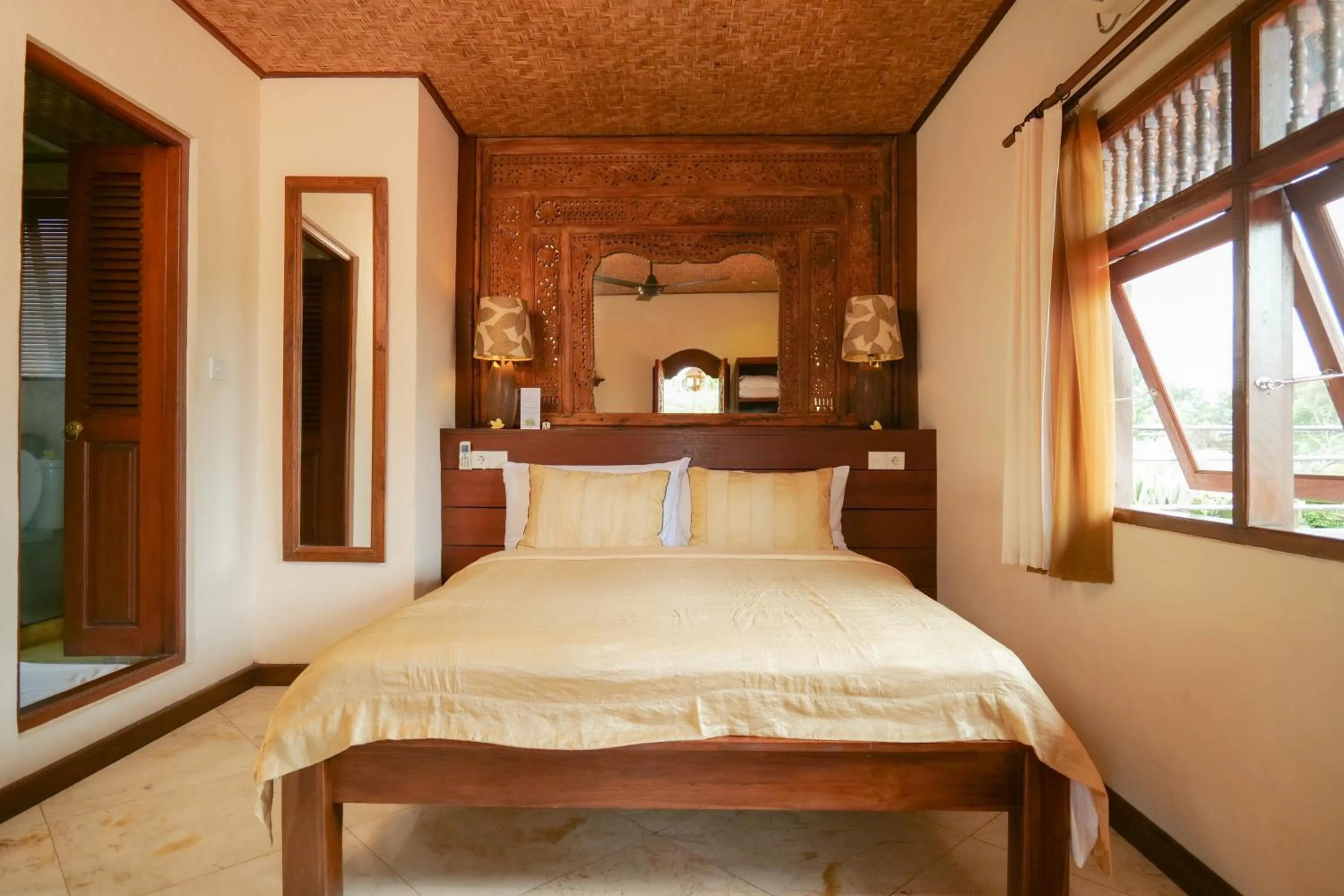 Double Room with Balcony in Gayatri