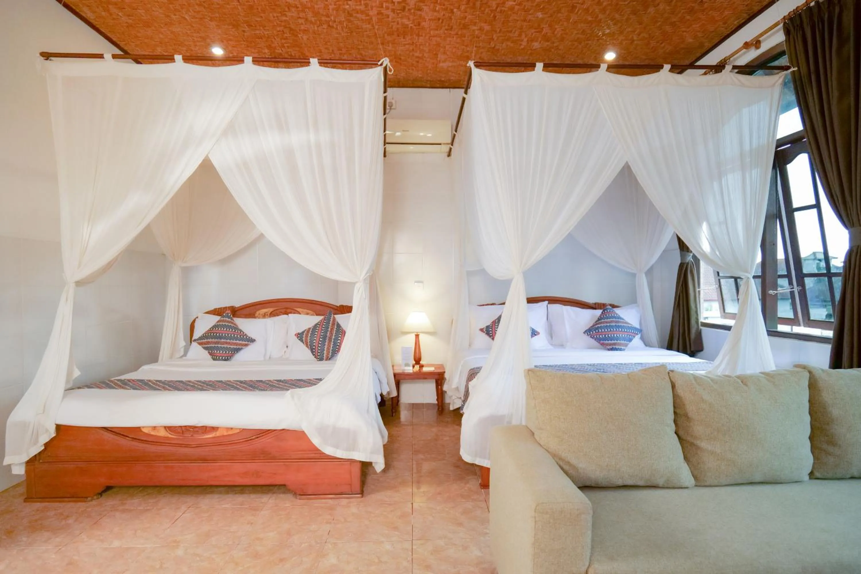 Bed in Gayatri