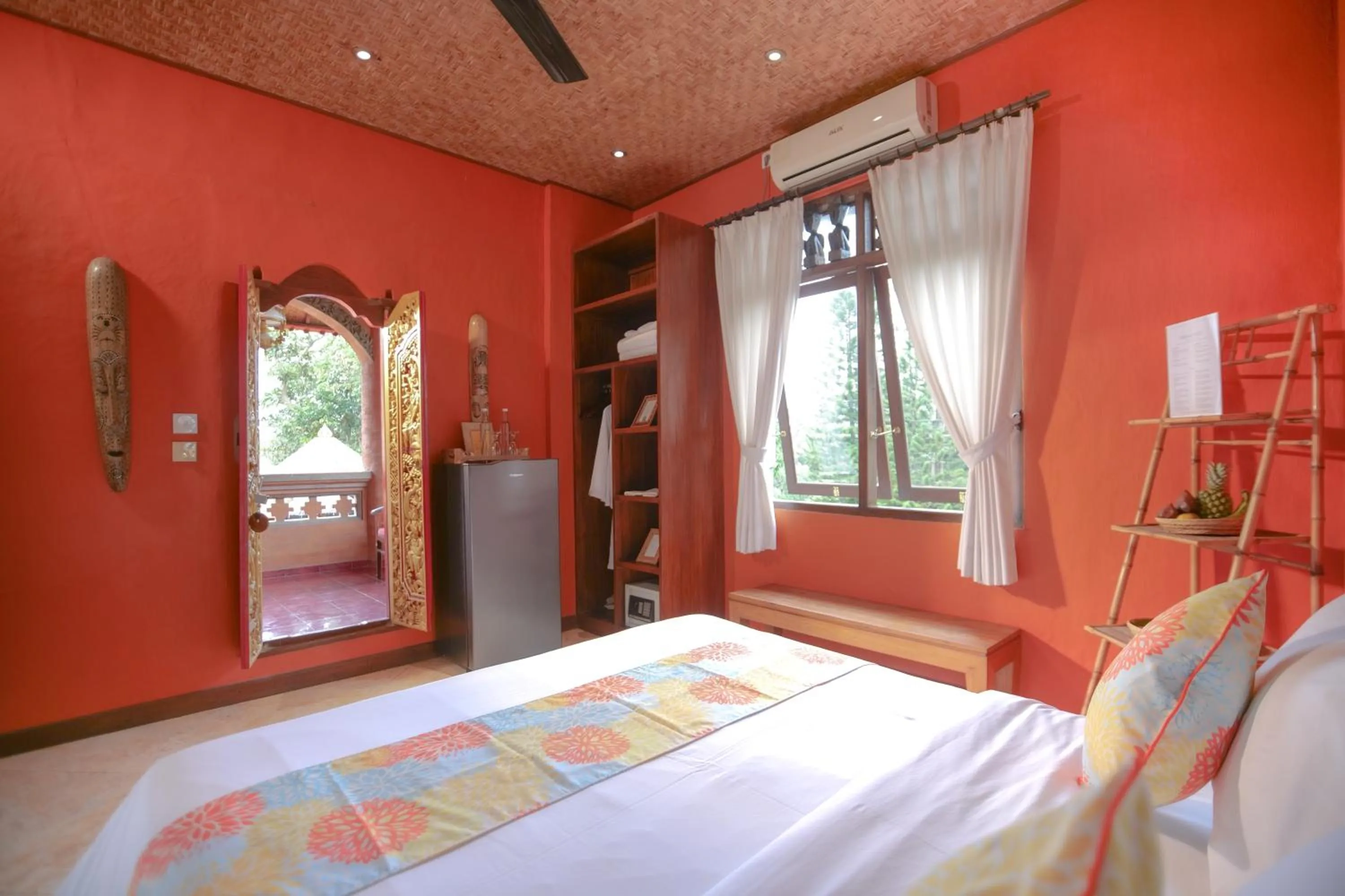 Bed in Gayatri