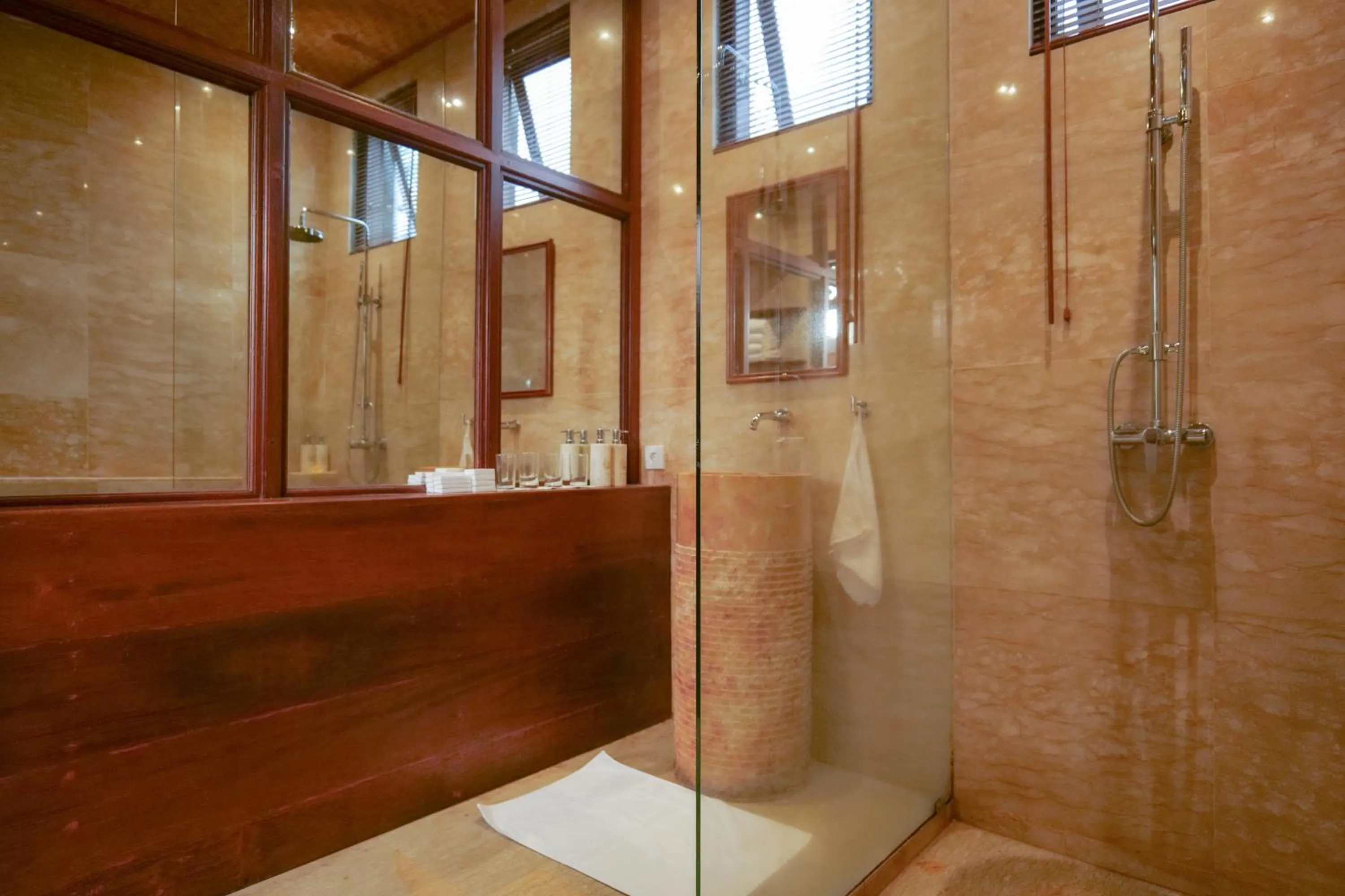 Shower in Gayatri