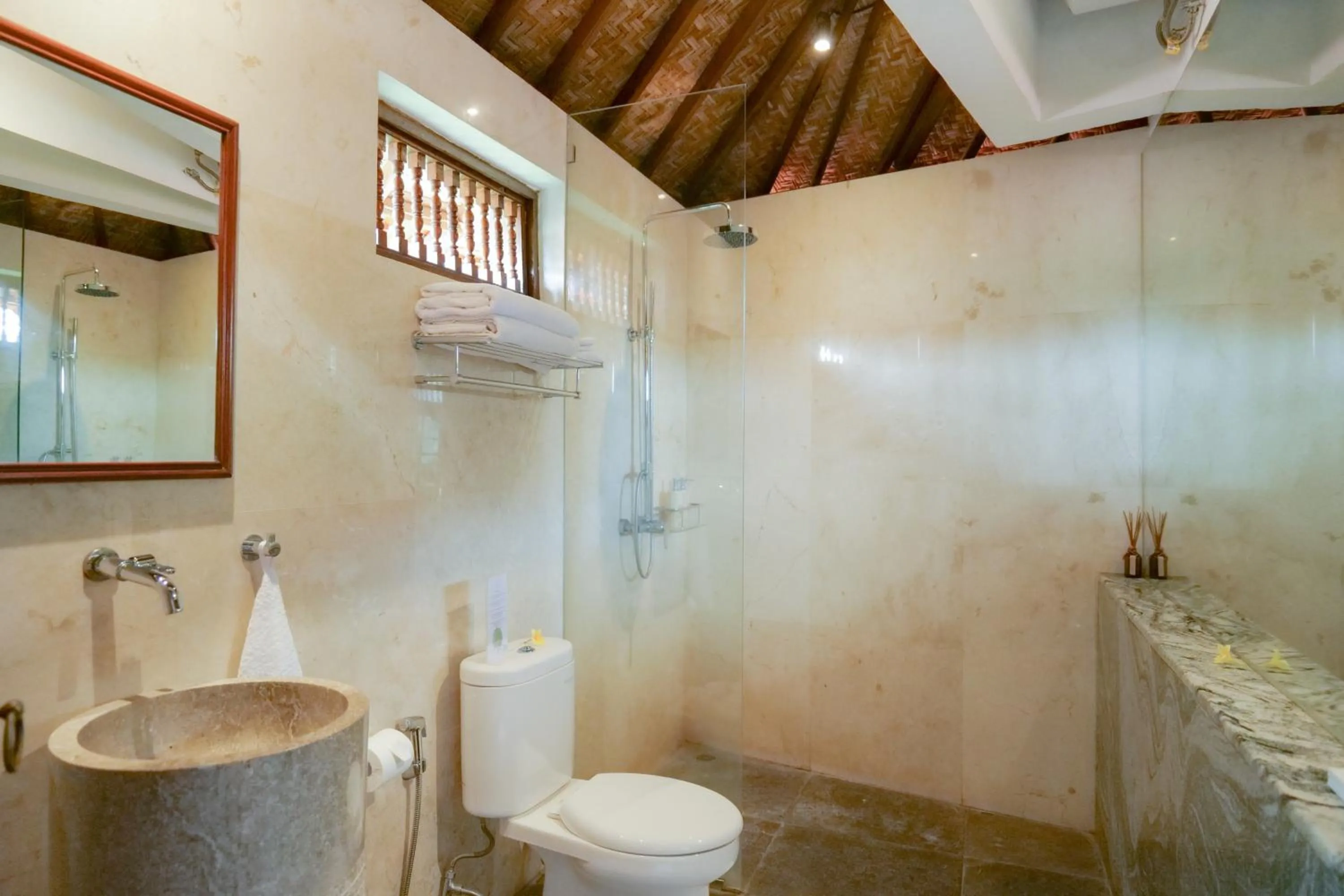 Shower in Gayatri