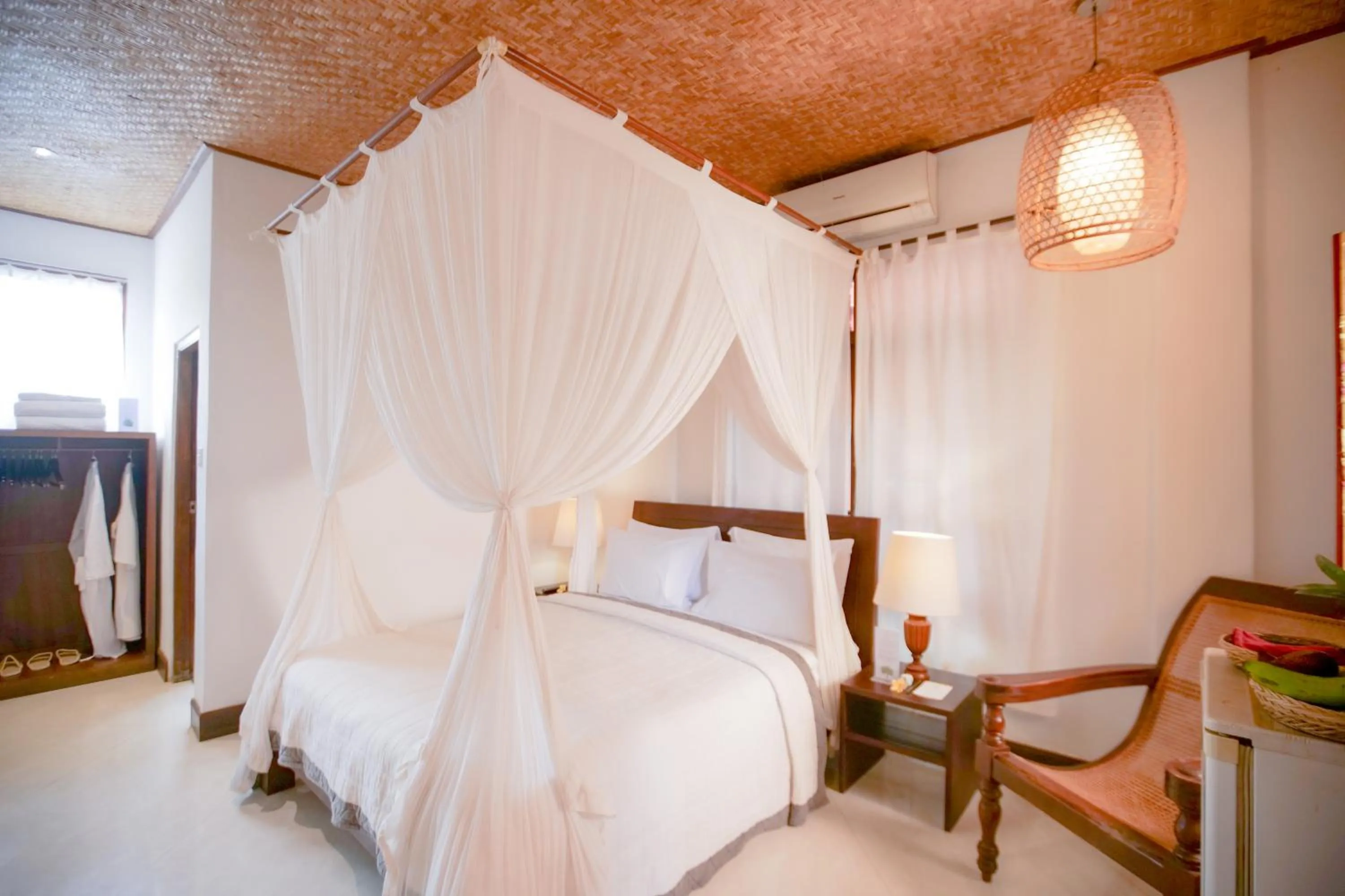 Bed in Gayatri