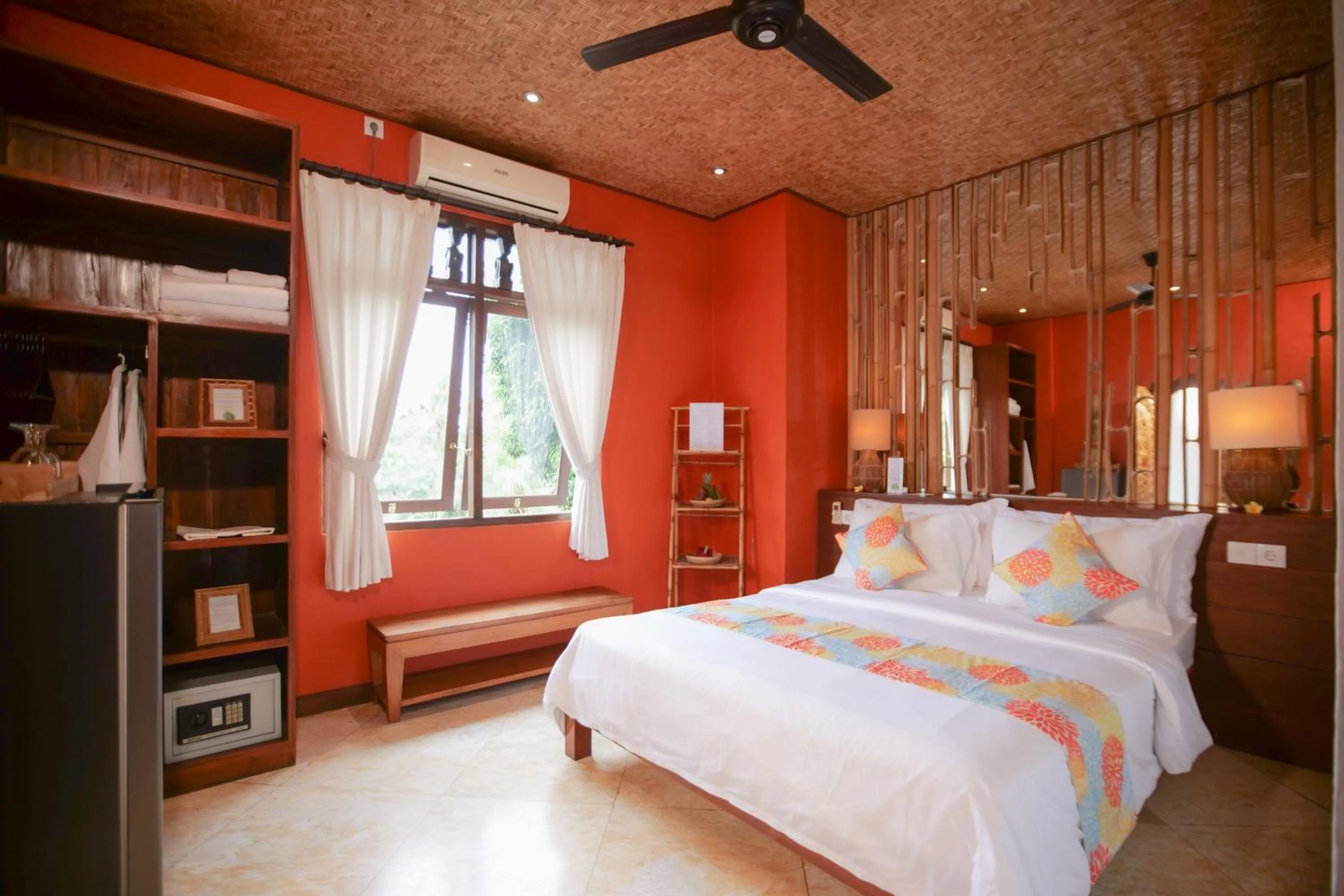 Bed in Gayatri