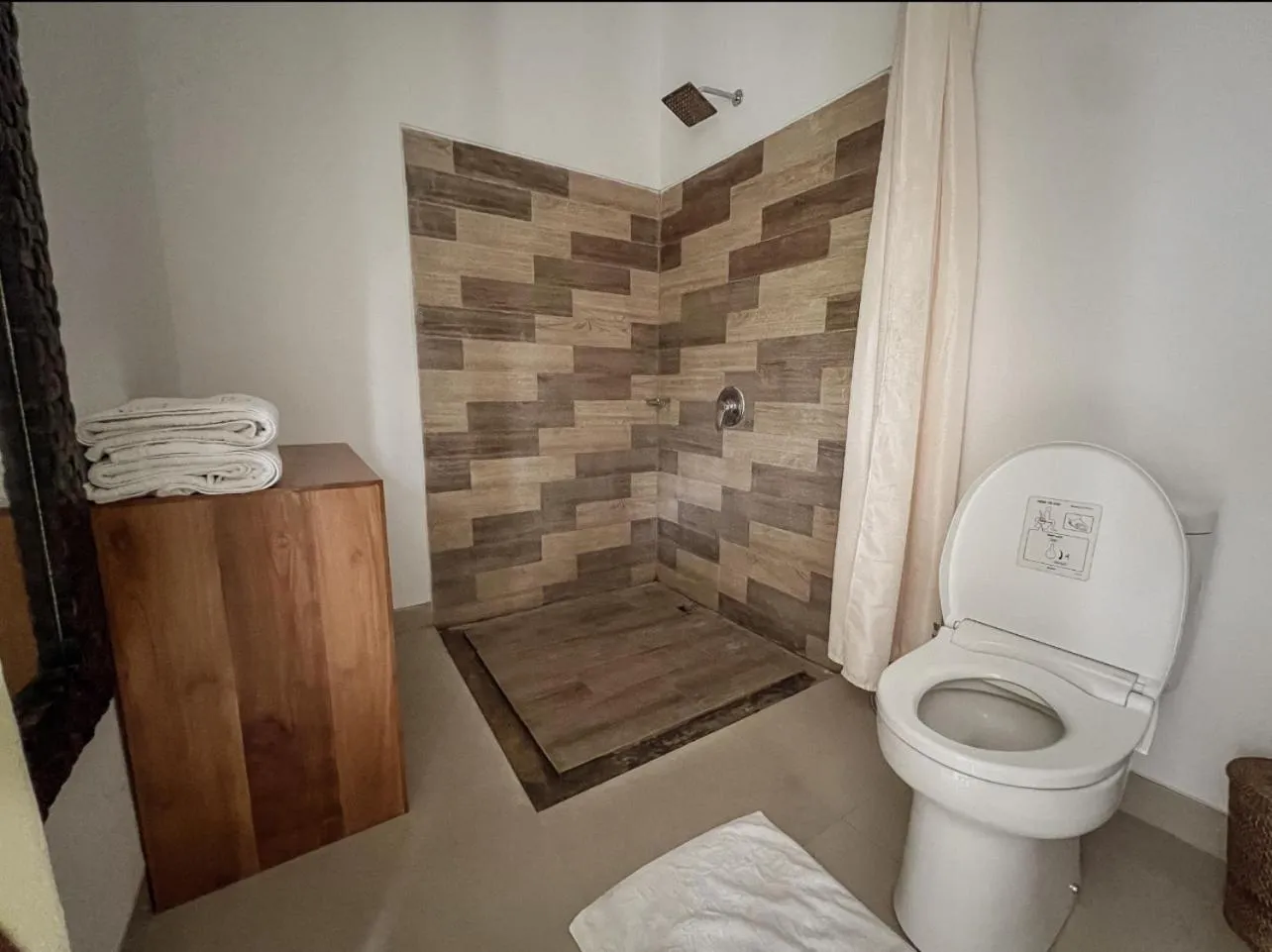 Bathroom in Gayatri