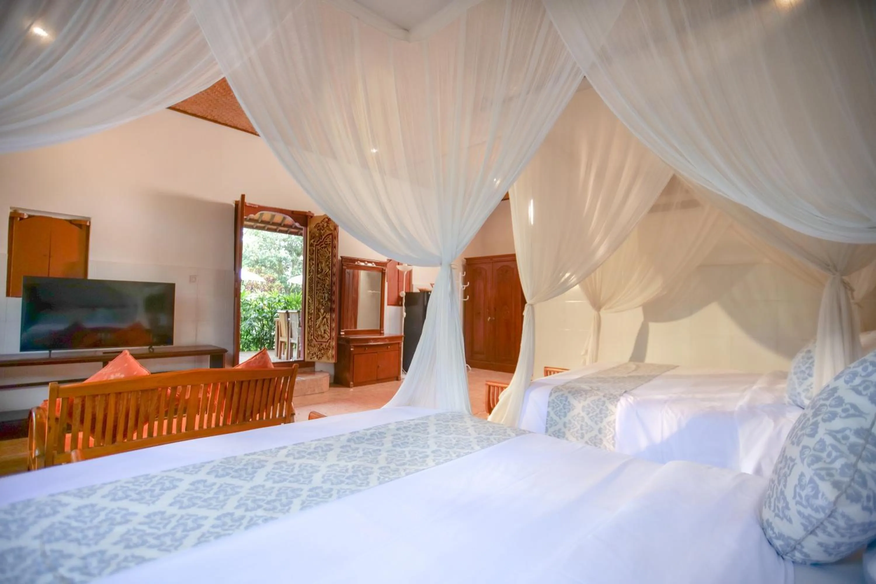 Bed in Gayatri