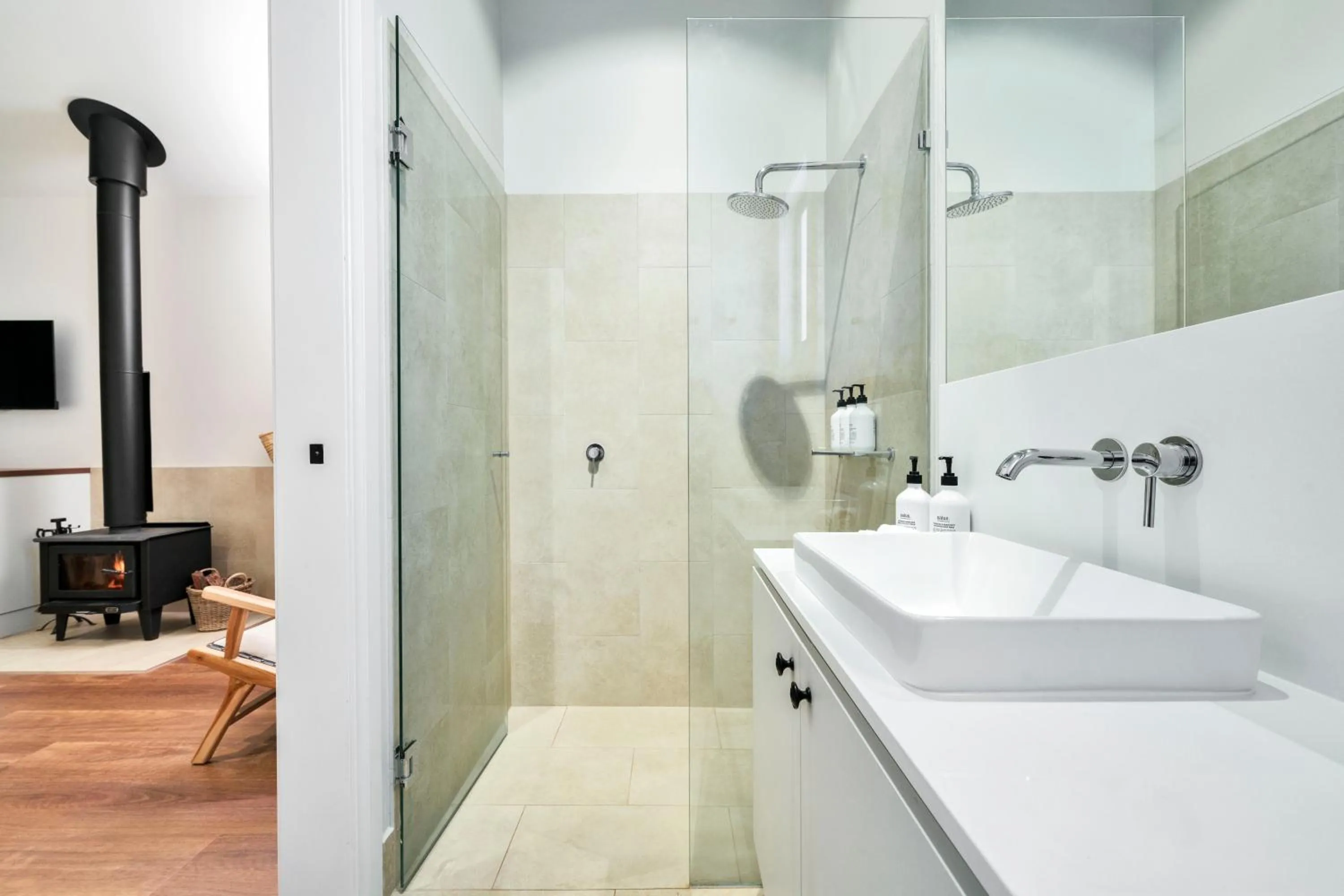 Cabin in Beechmont Estate