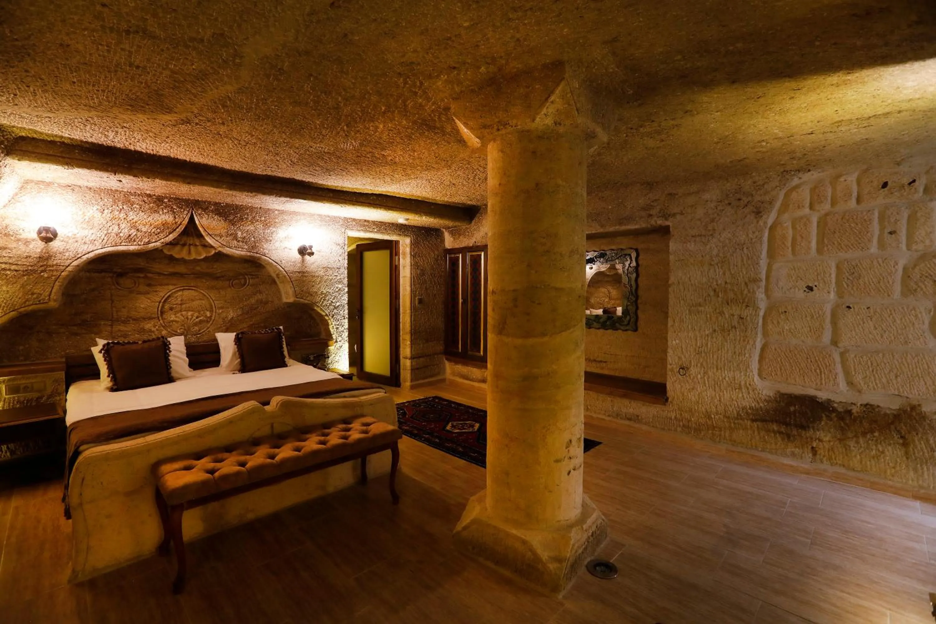 King Cave Suite with Spa bath  in Ada Cave Suites