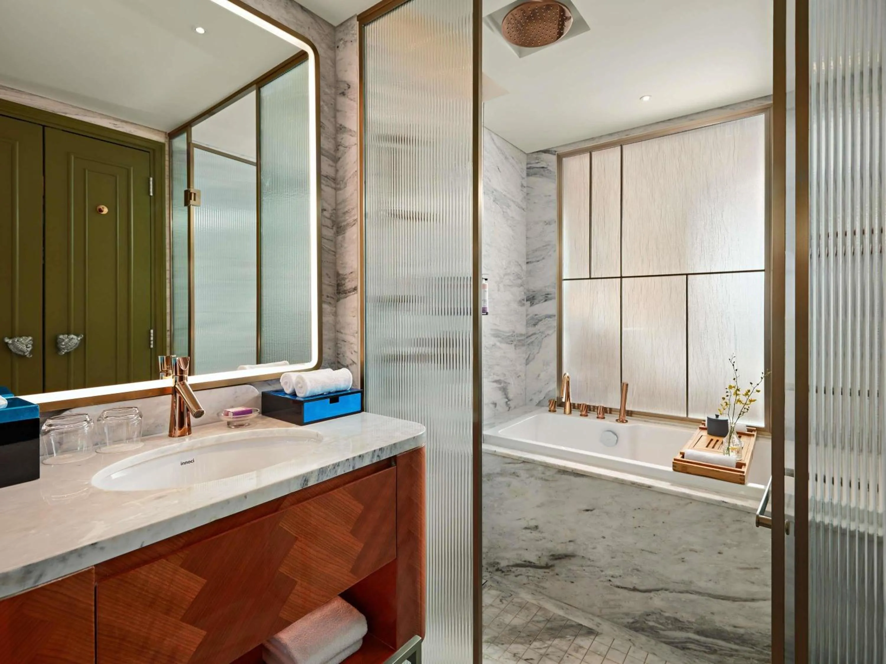 Executive Twin Room with Lounge Access - High Floor - Complimentary daily chocolate hour 5-6pm in Mövenpick Hotel Hanoi Centre