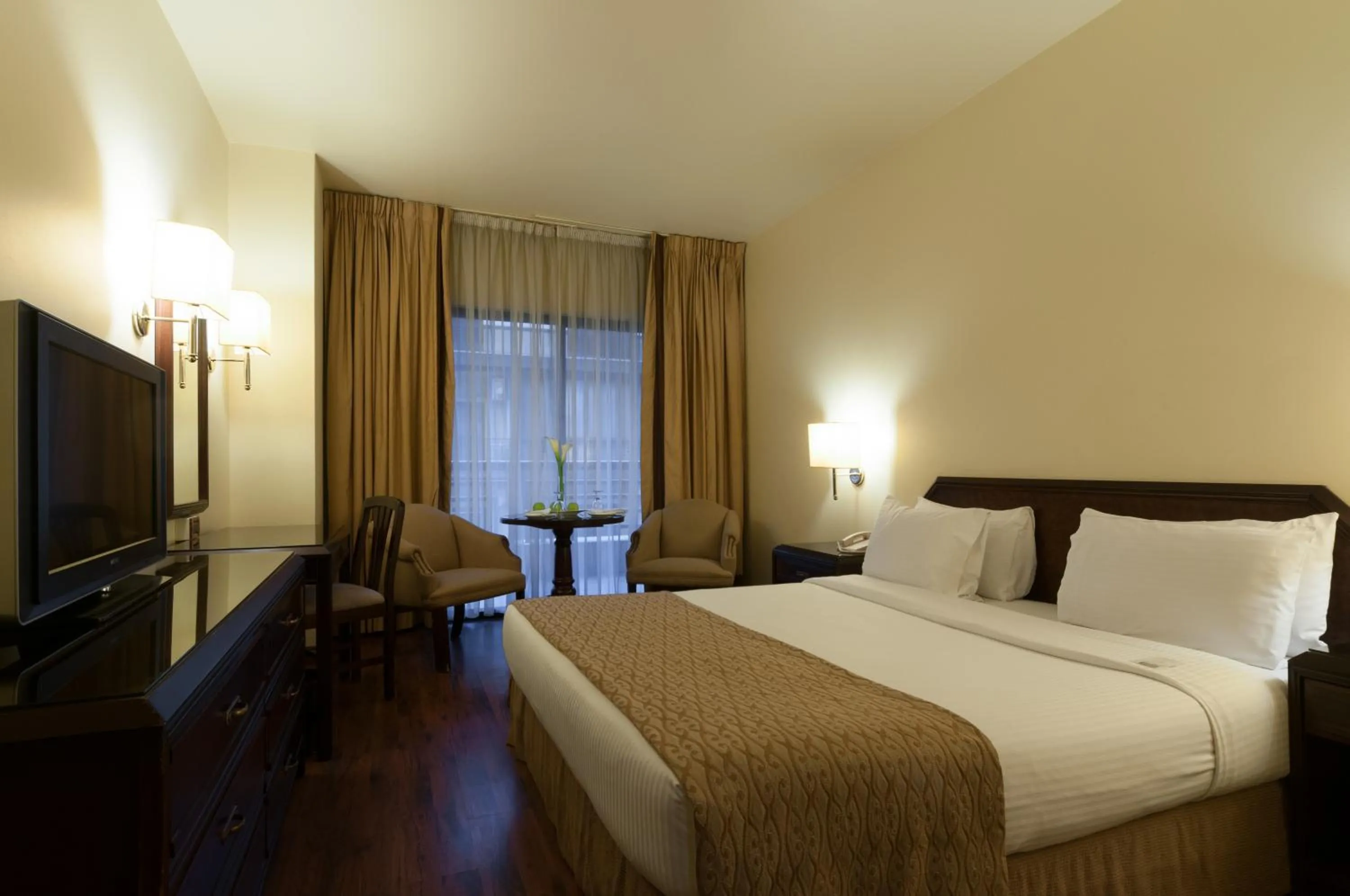 Deluxe King or Twin Room in Le Commodore Hotel