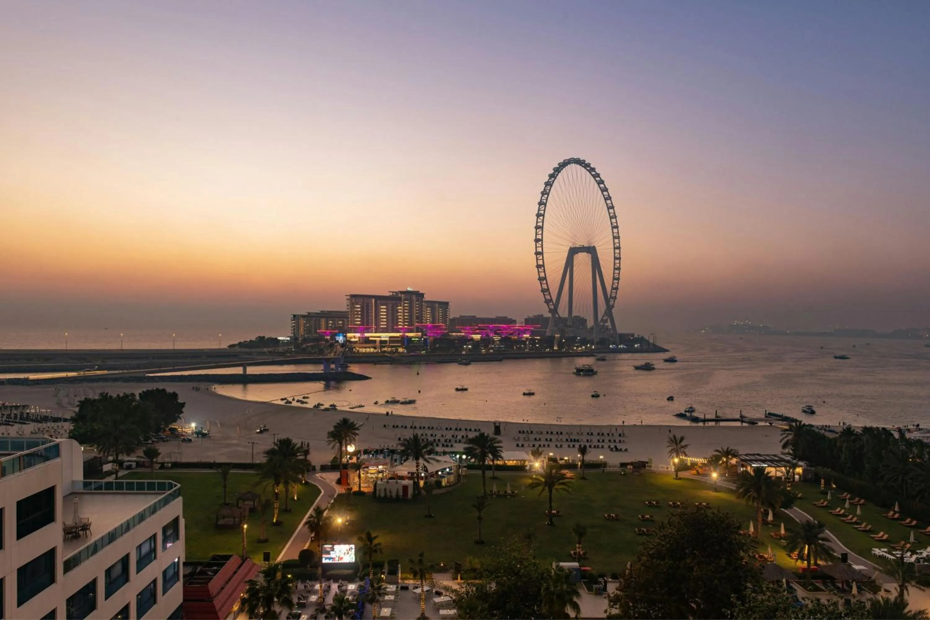 Twin Suite with Club Sea View and Club Lounge Access in Sheraton Jumeirah Beach Resort