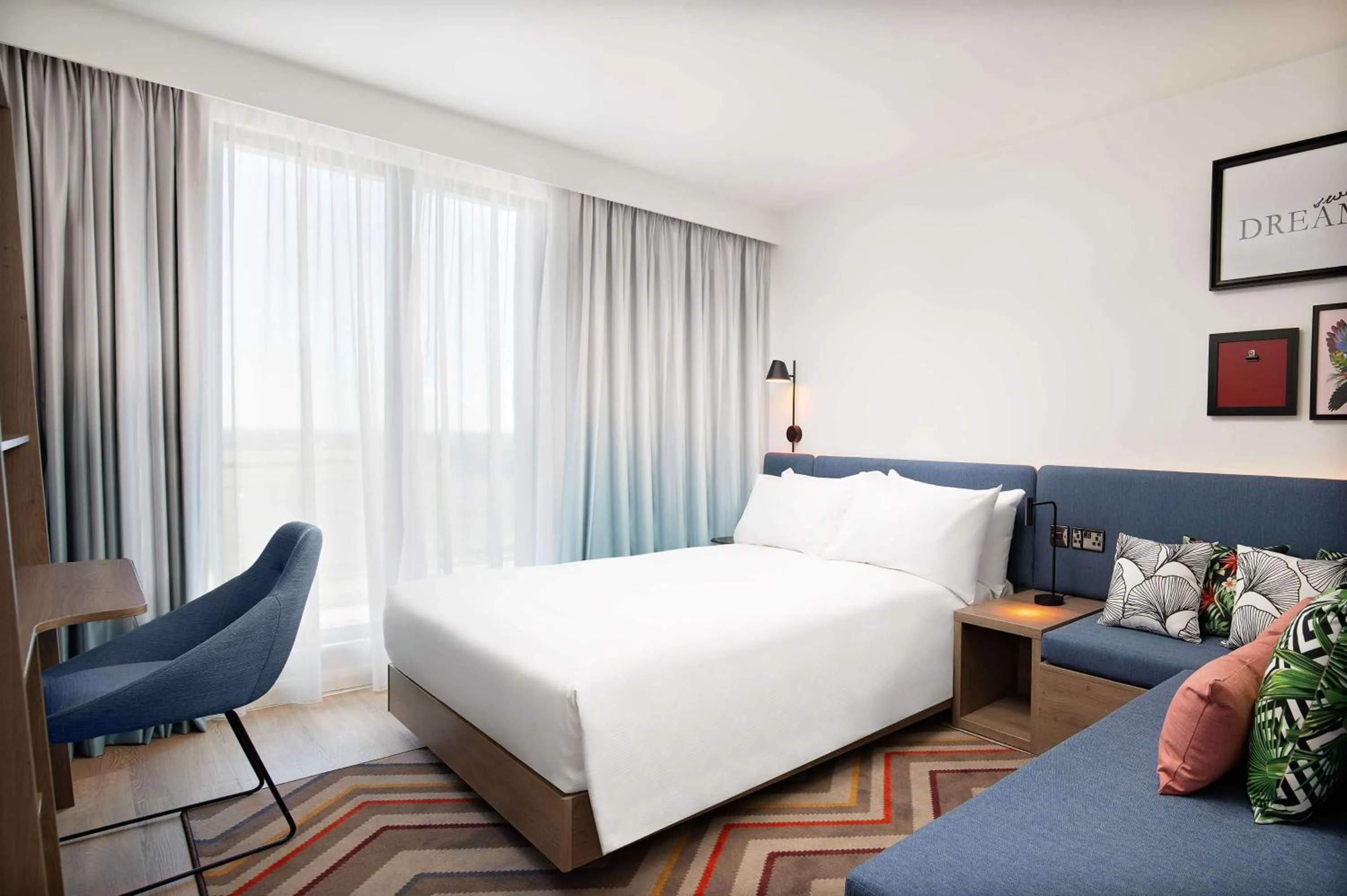 Queen Room with Sofa Bed in Hampton by Hilton High Wycombe