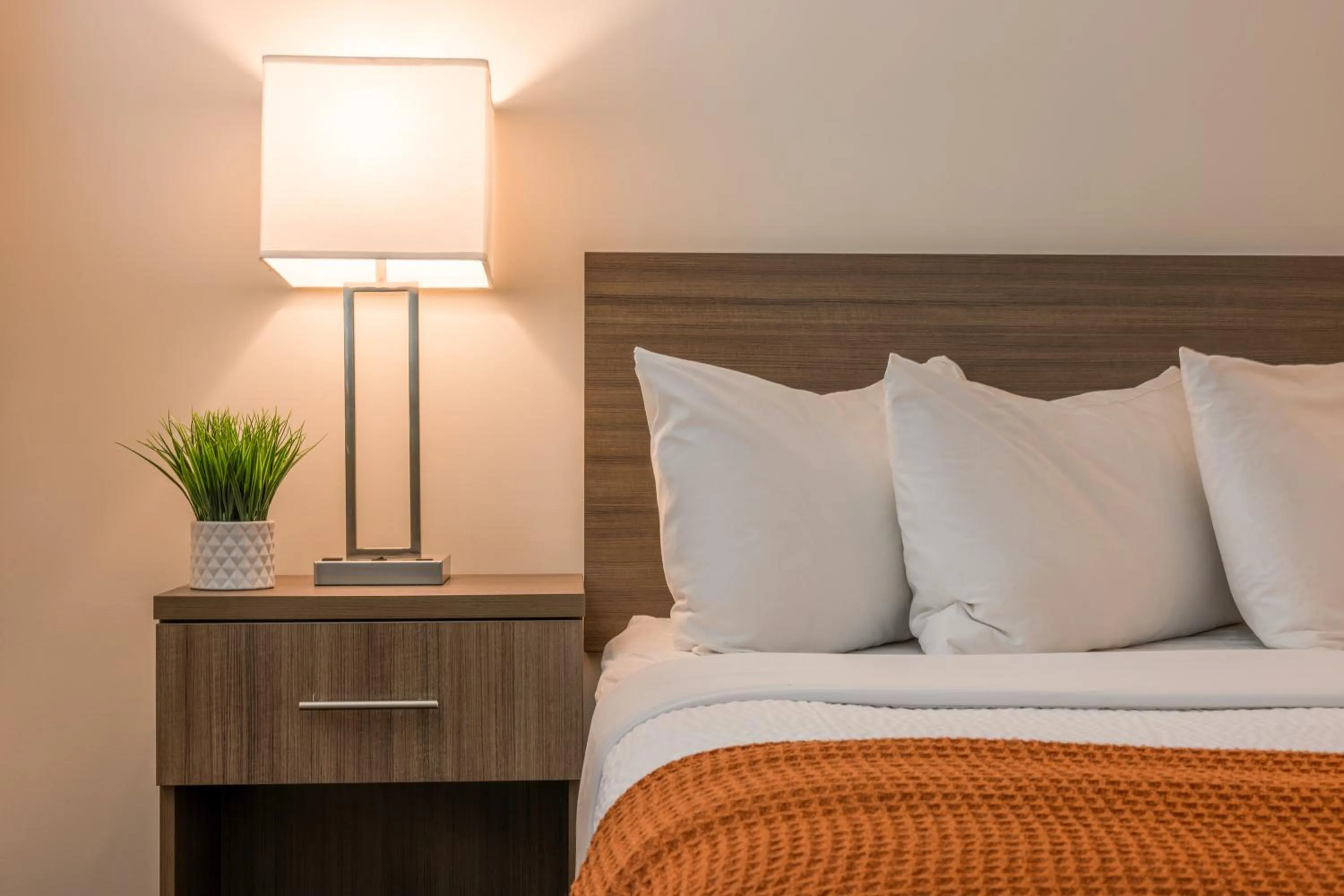 King Room with Roll-In Shower - Disability Access in Inn At Moss Landing Point