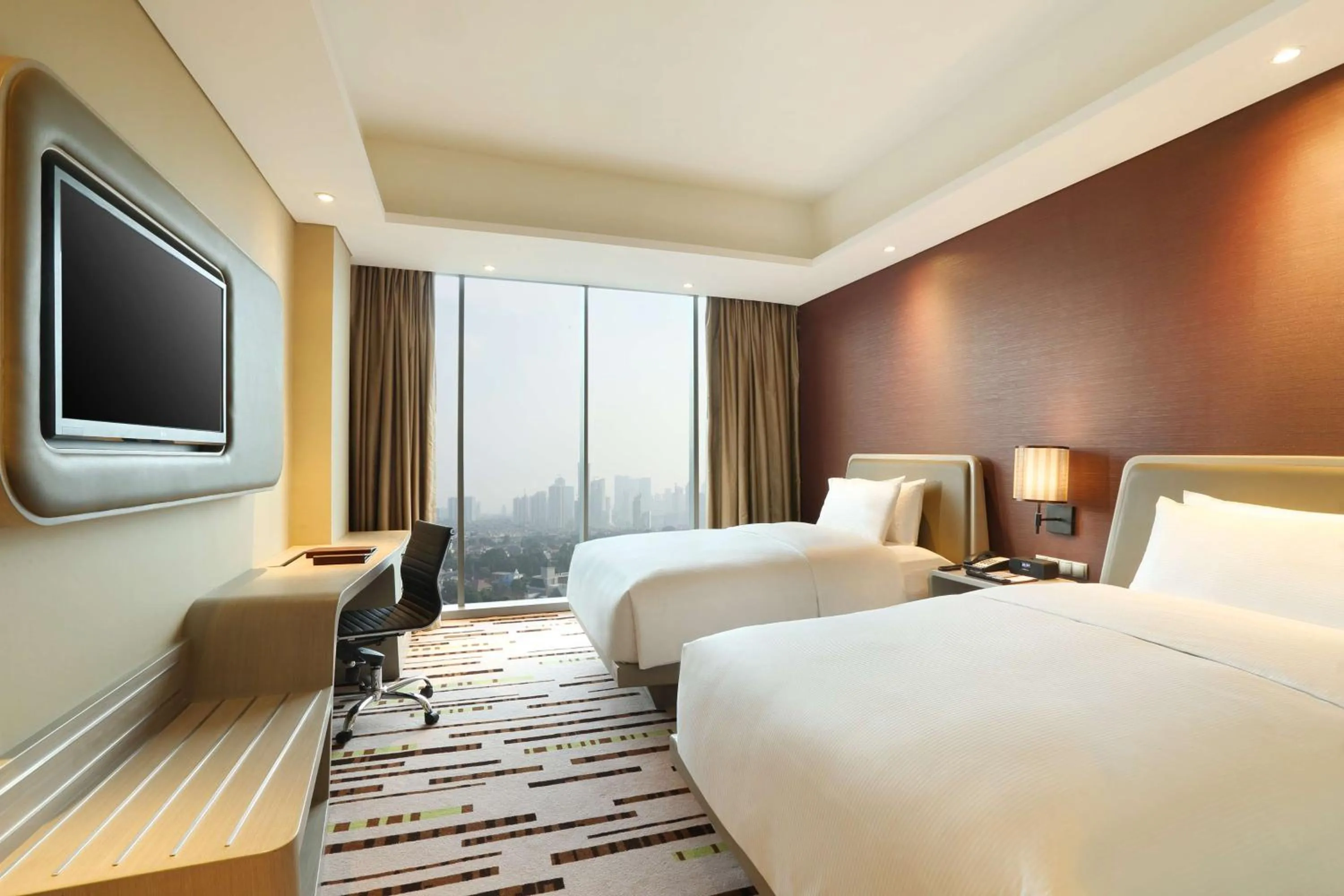 Executive Twin Room - Lounge Access in DoubleTree by Hilton Jakarta - Diponegoro