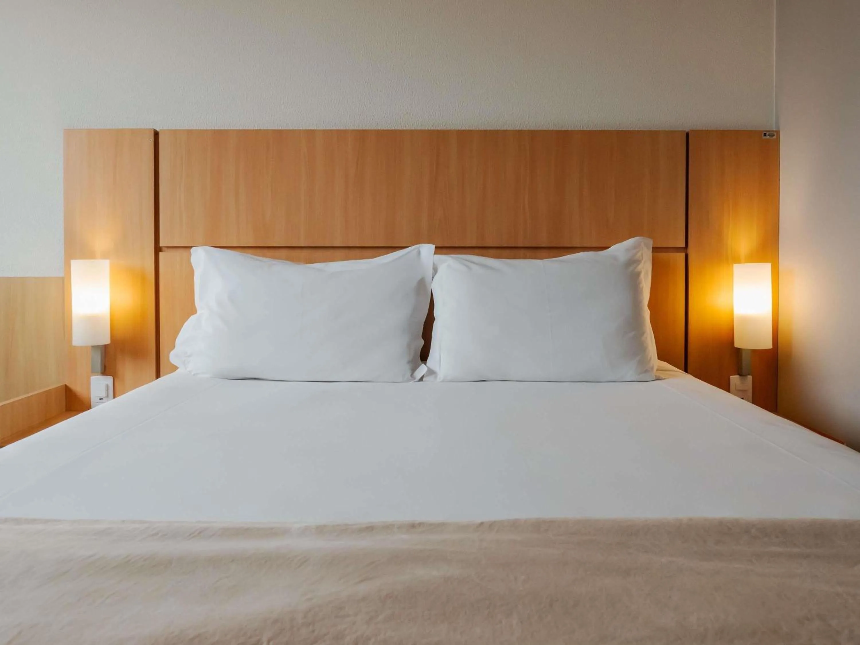 Standard Double Room in Ibis Florianopolis