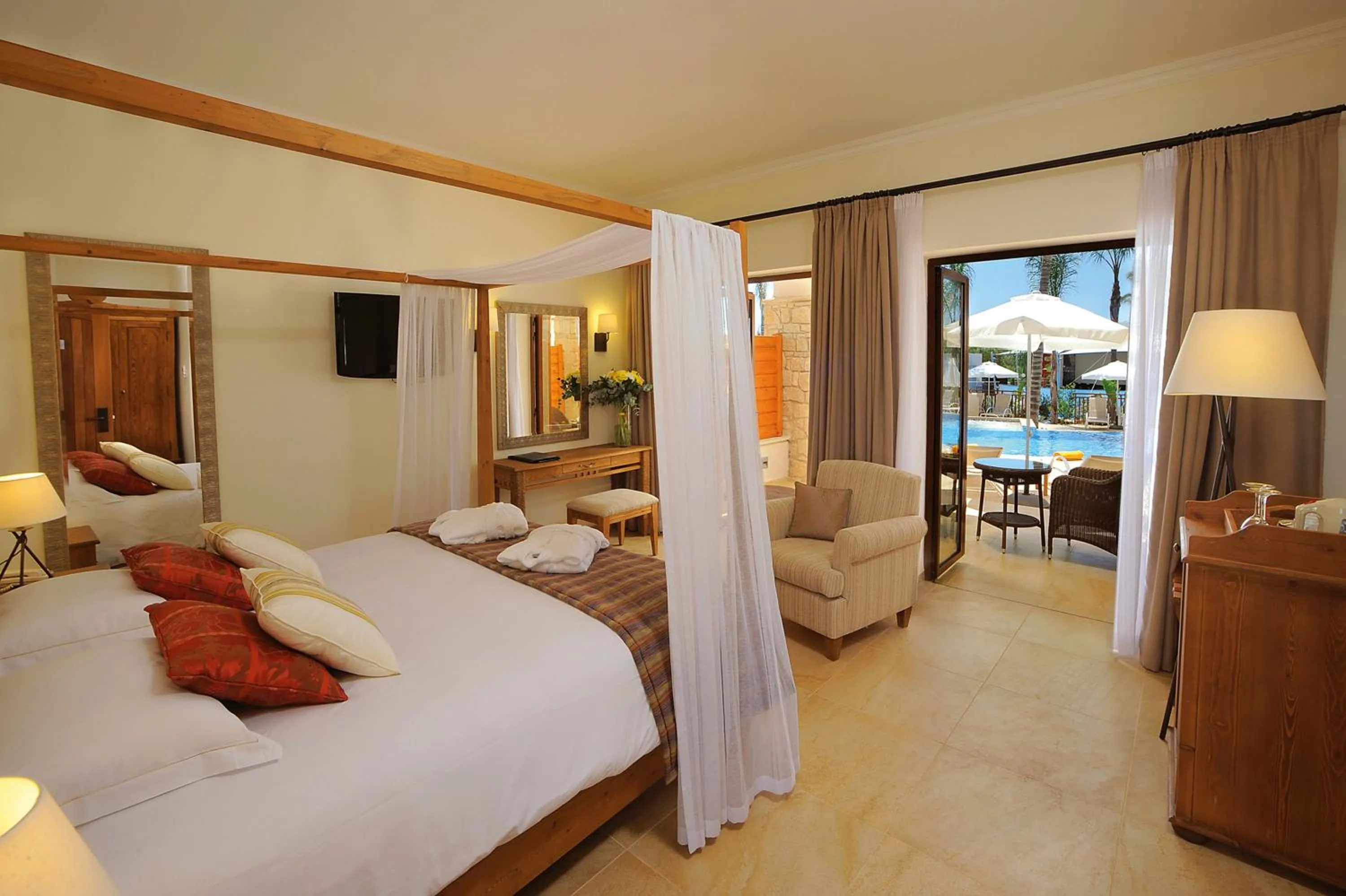 Fisherman's Swim-Up Junior Suite (18+ years old) in Olympic Lagoon Resort Ayia Napa