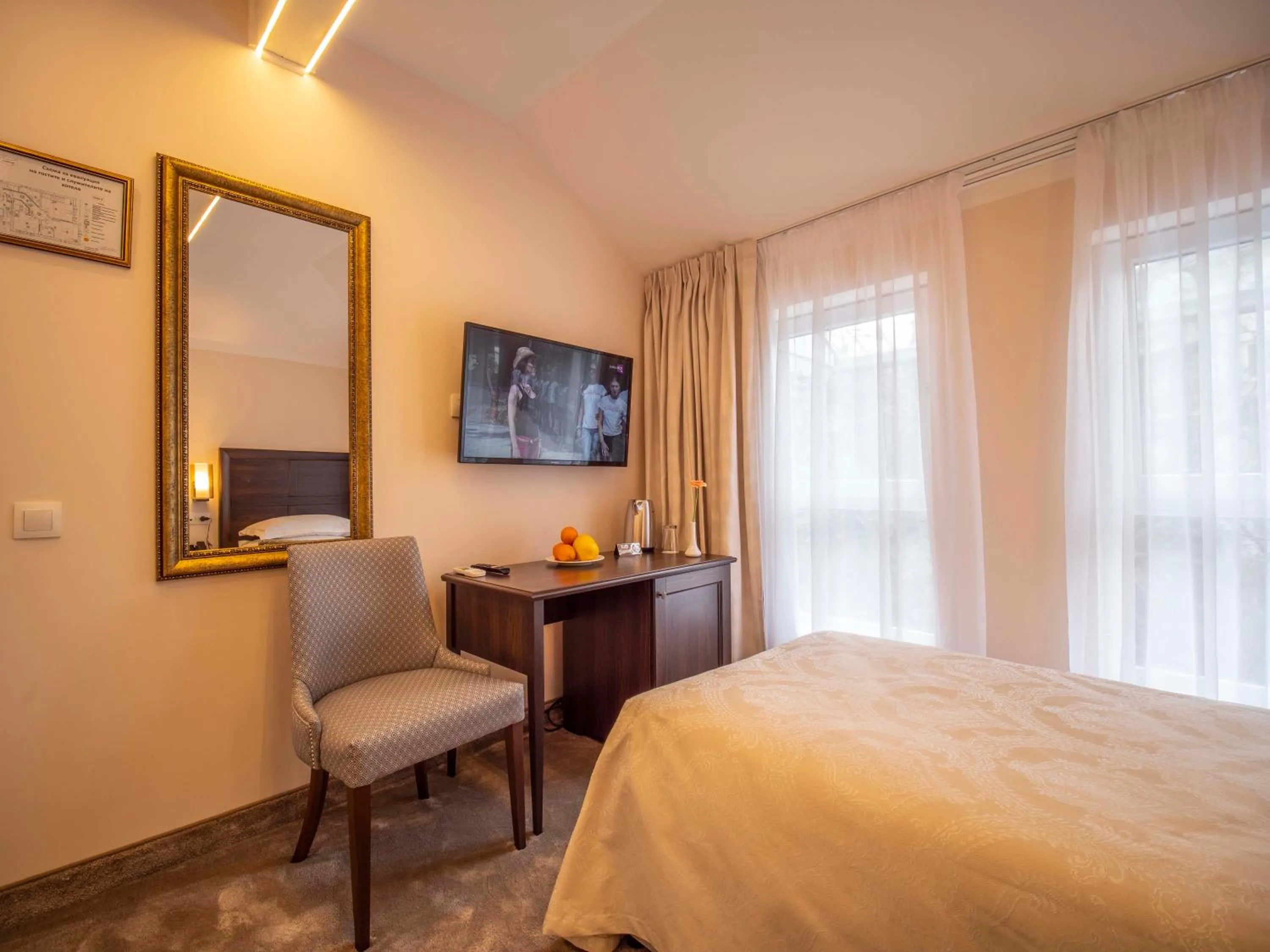 Luxurious Single Room in The Moon Boutique Hotel