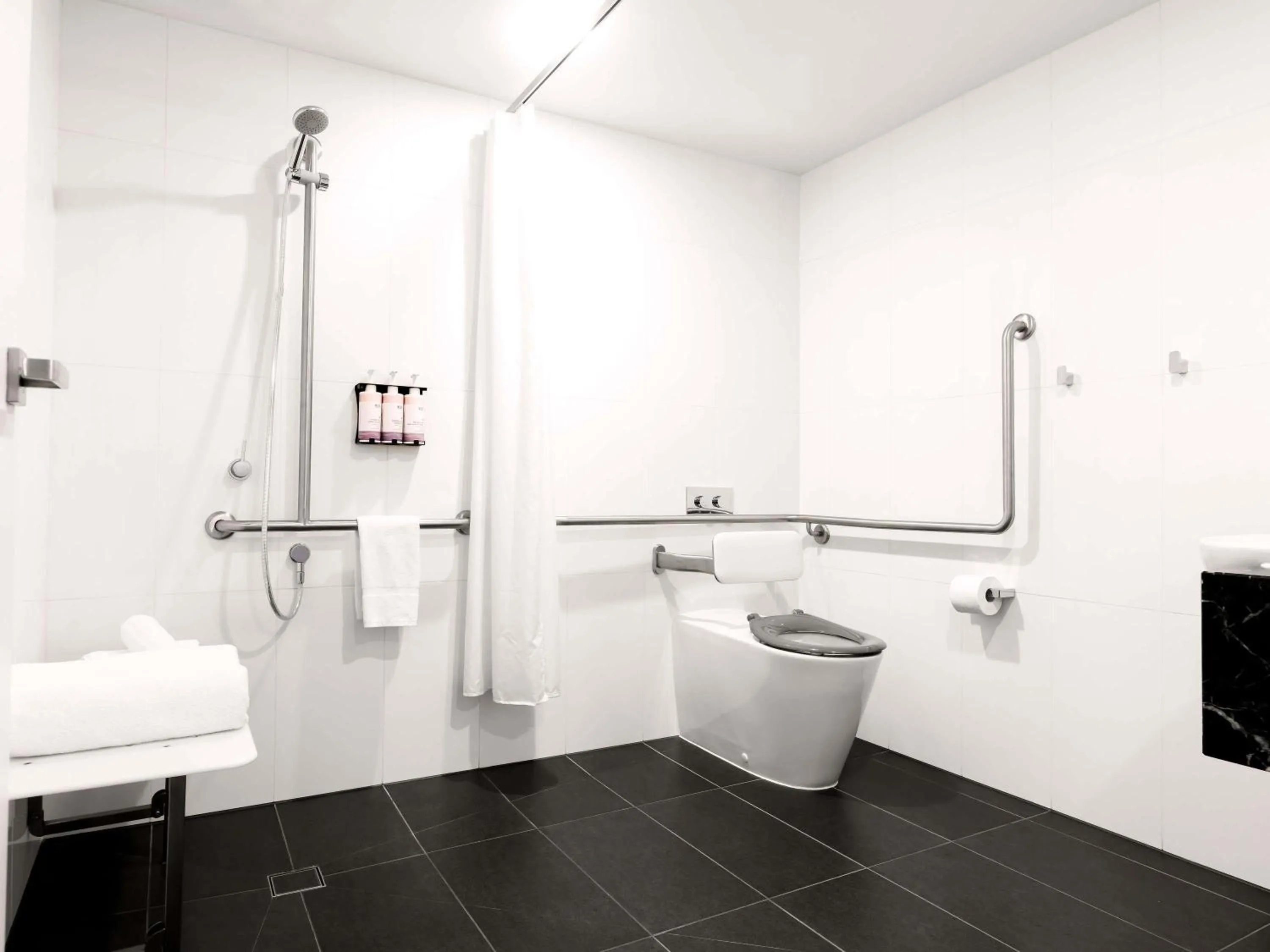 Accessible Superior King Room in Movenpick Hotel Melbourne On Spencer