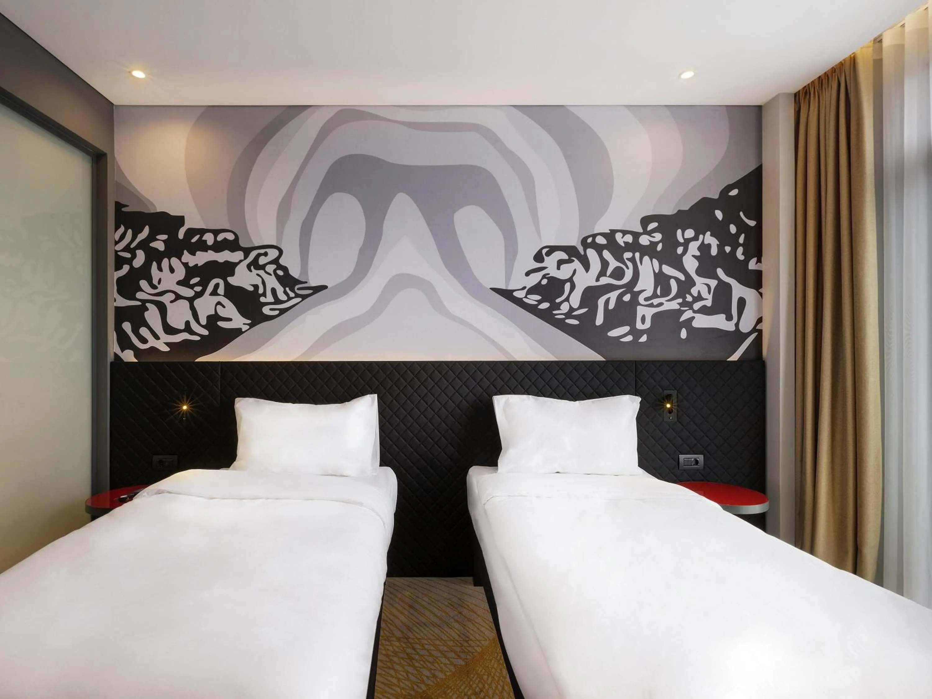 Twin Room in ibis Styles Istanbul Merter