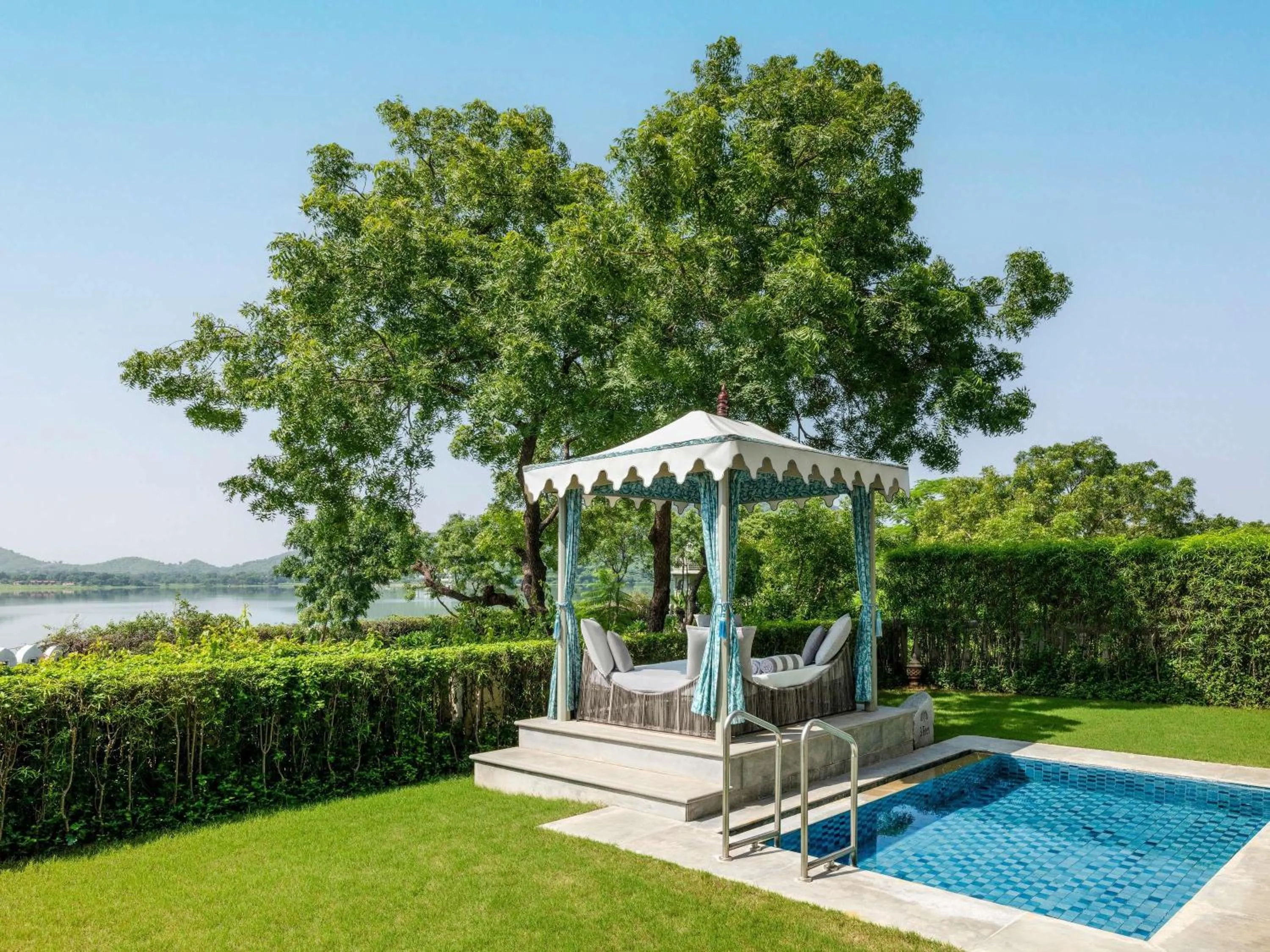 Flamingo Signature King Room with Plunge Pool - Enjoy 15% discount of Food & soft beverage and spa in Raffles Udaipur