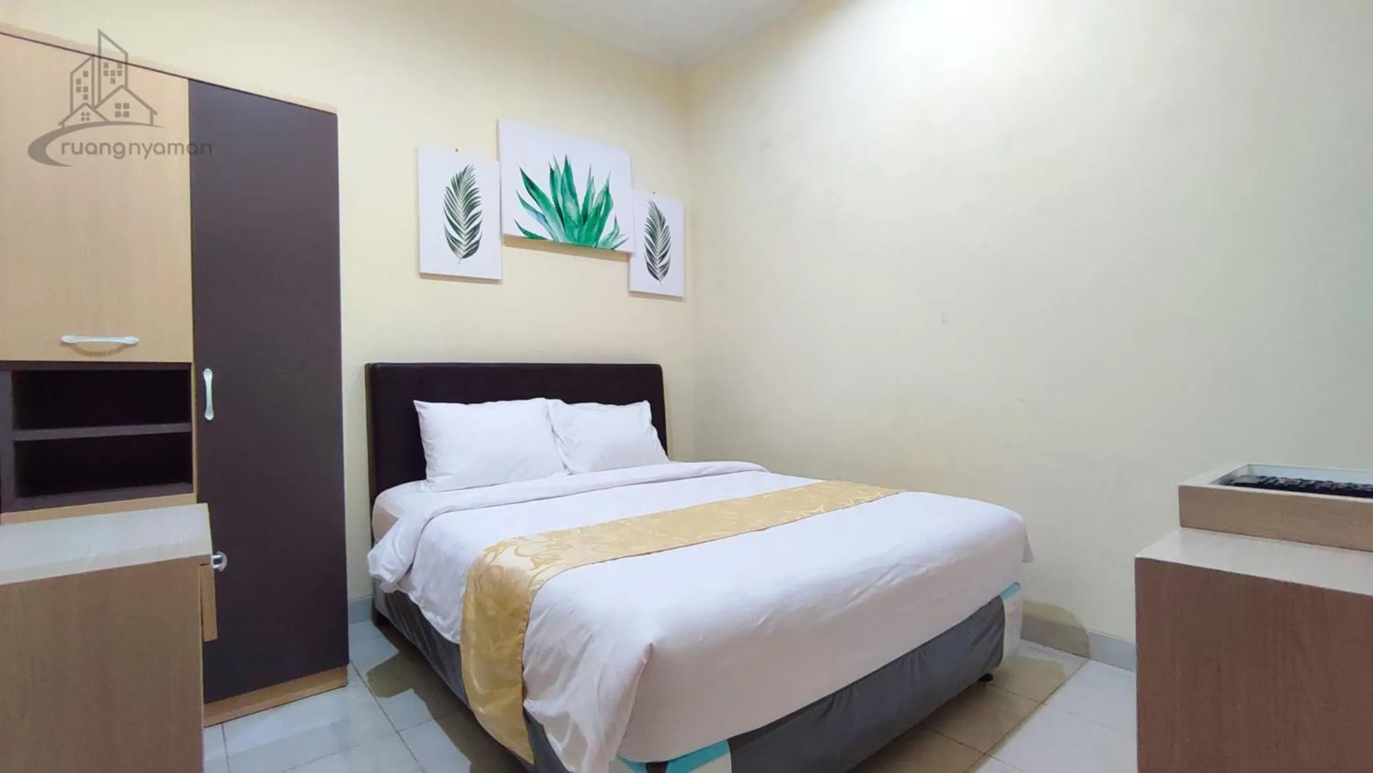 Deluxe Room in Atmosfer Guest House Sentul