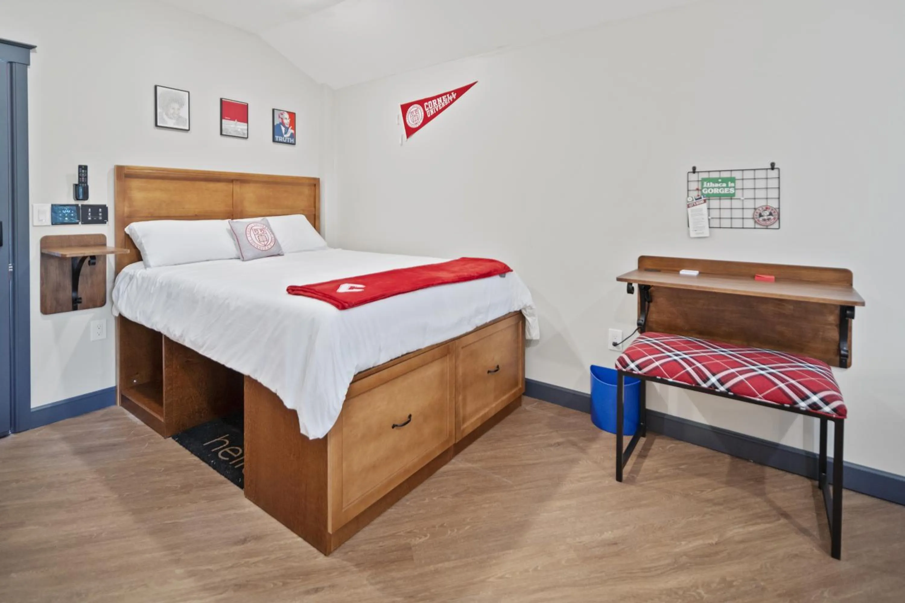 Deluxe Queen Room in The Dorm Hotel