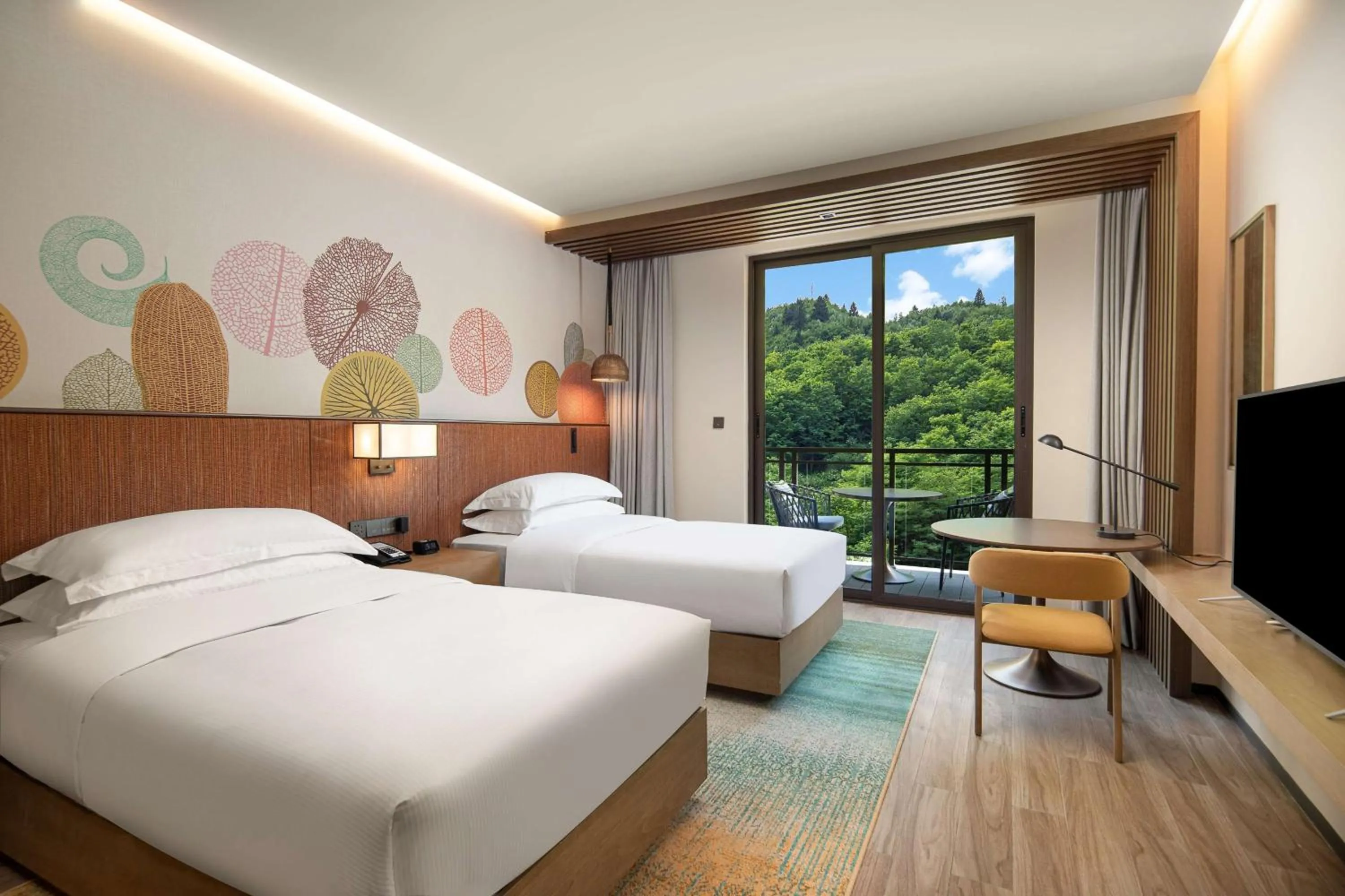 Deluxe Twin Room with Balcony in Hilton Garden Inn Jiuzhaigou