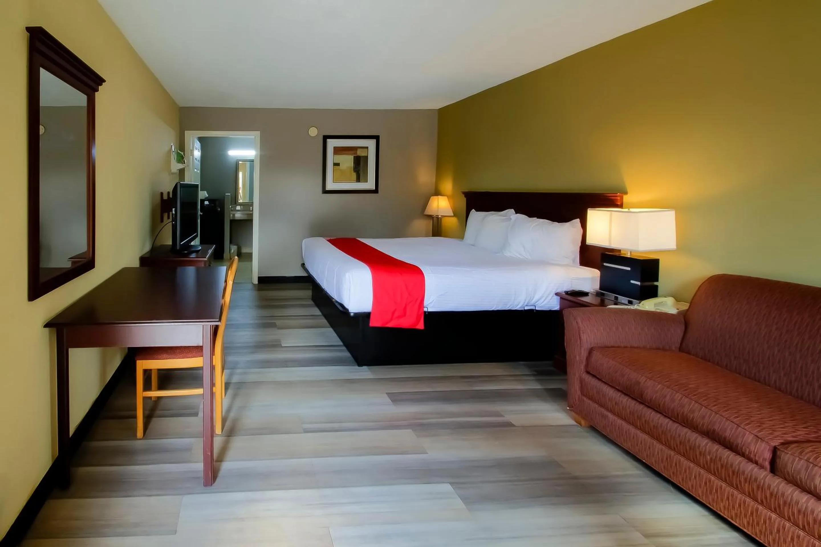 King Room - Disability Access in Cypress Inn & Suites Washington by OYO