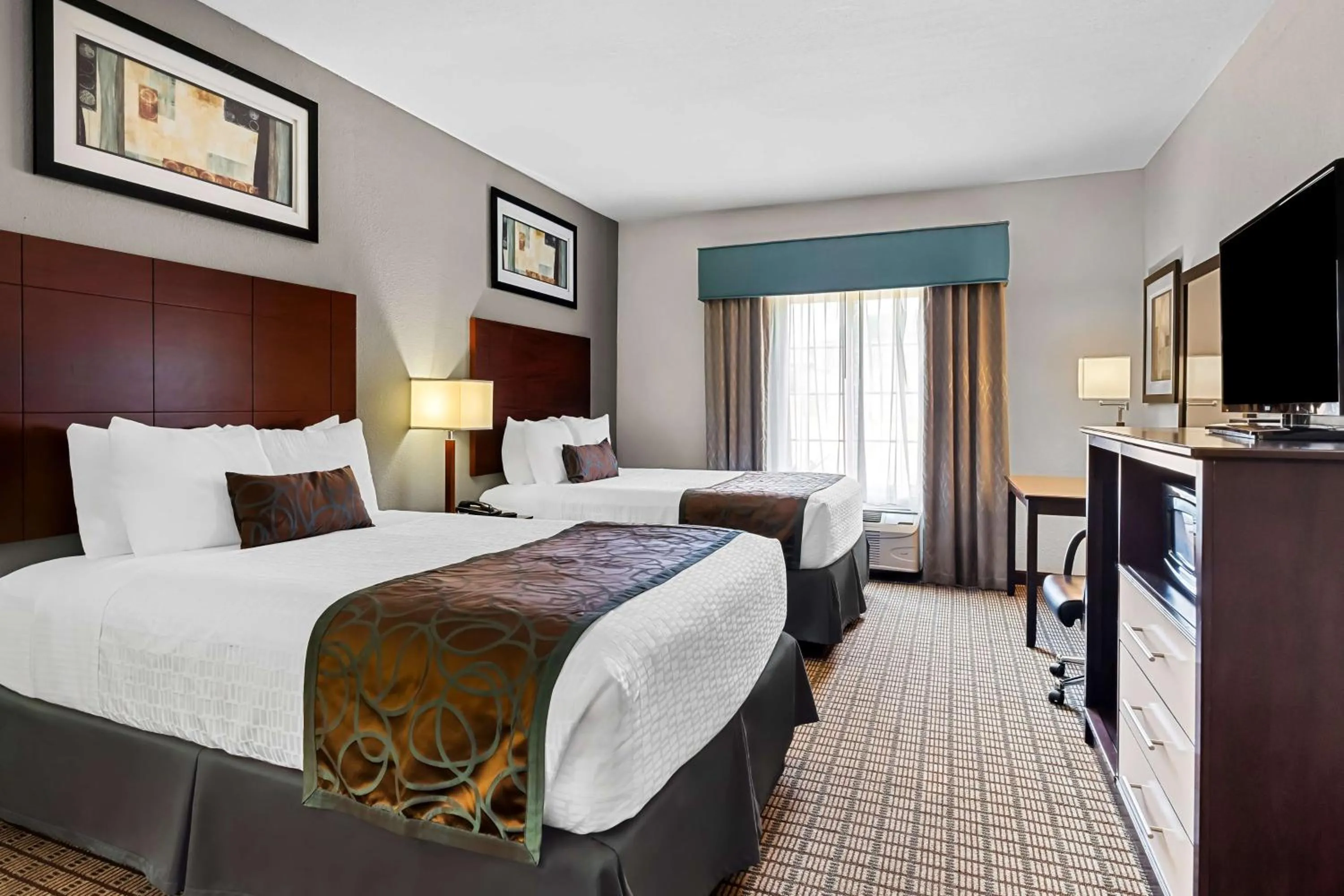 Queen Room with Two Queen Beds in Best Western Plus - Magee Inn & Suites