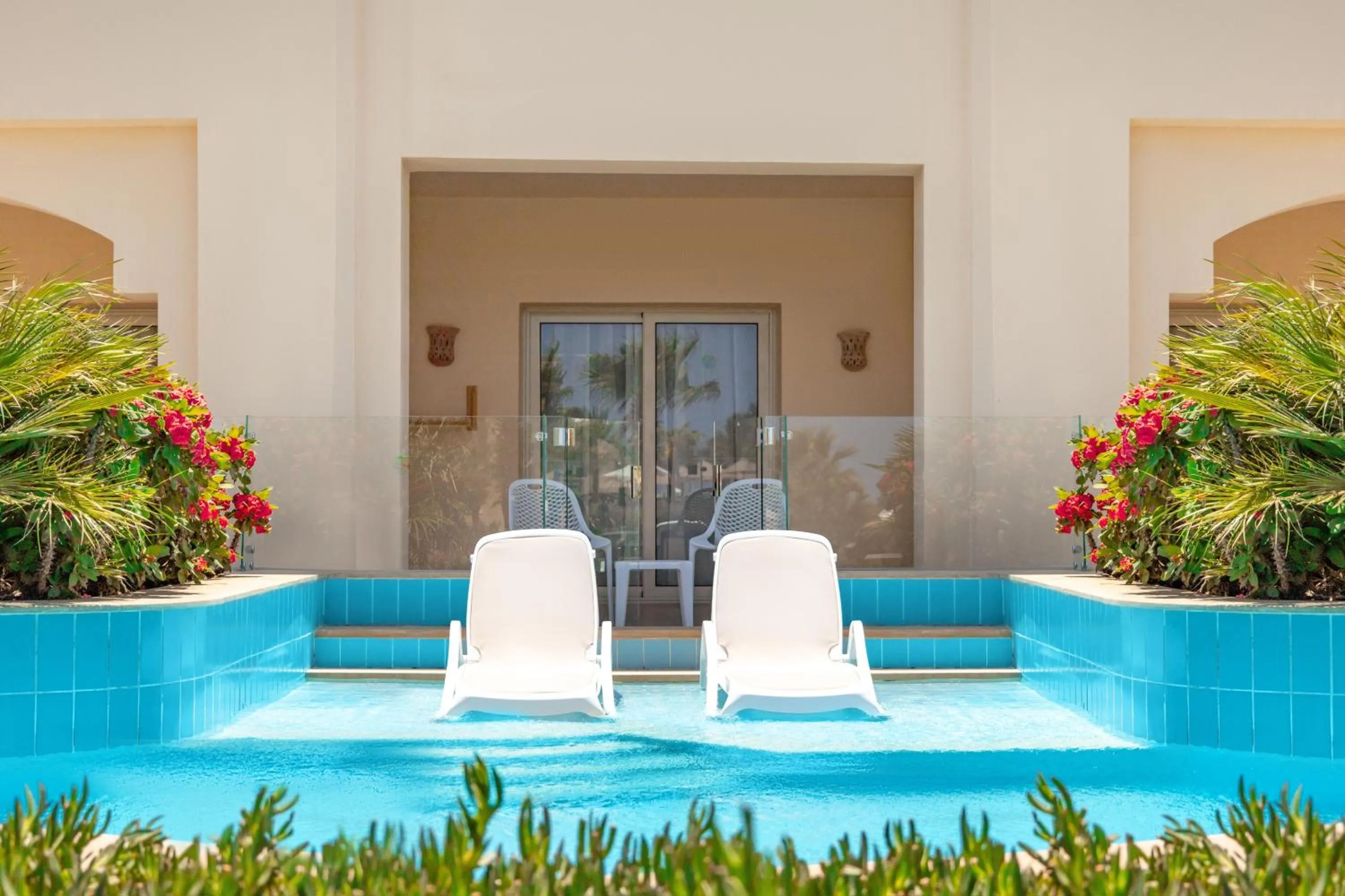 Family Swim-Up in Sataya Resort Marsa Alam