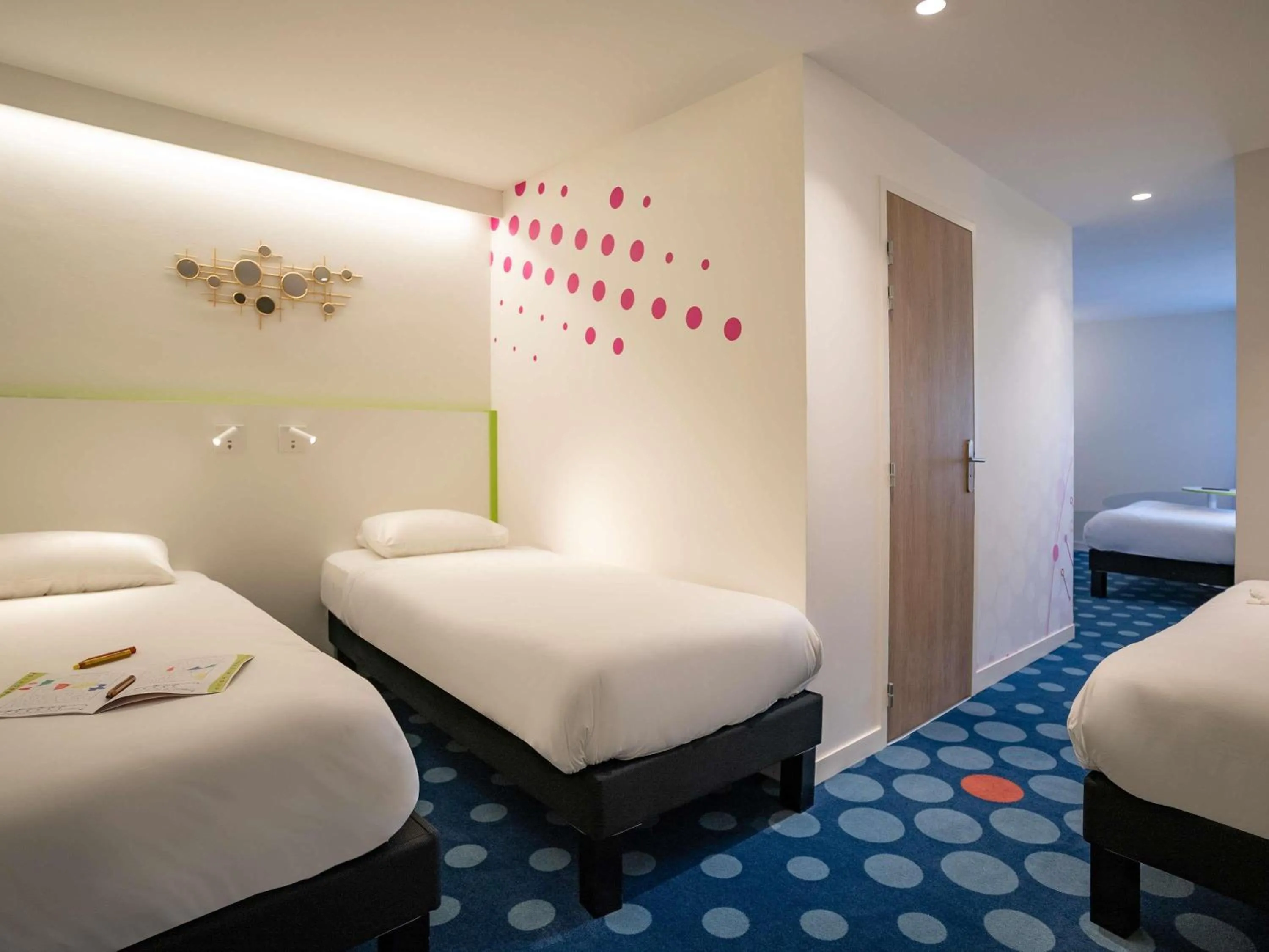 Family Suite - single occupancy in ibis Styles Fougeres