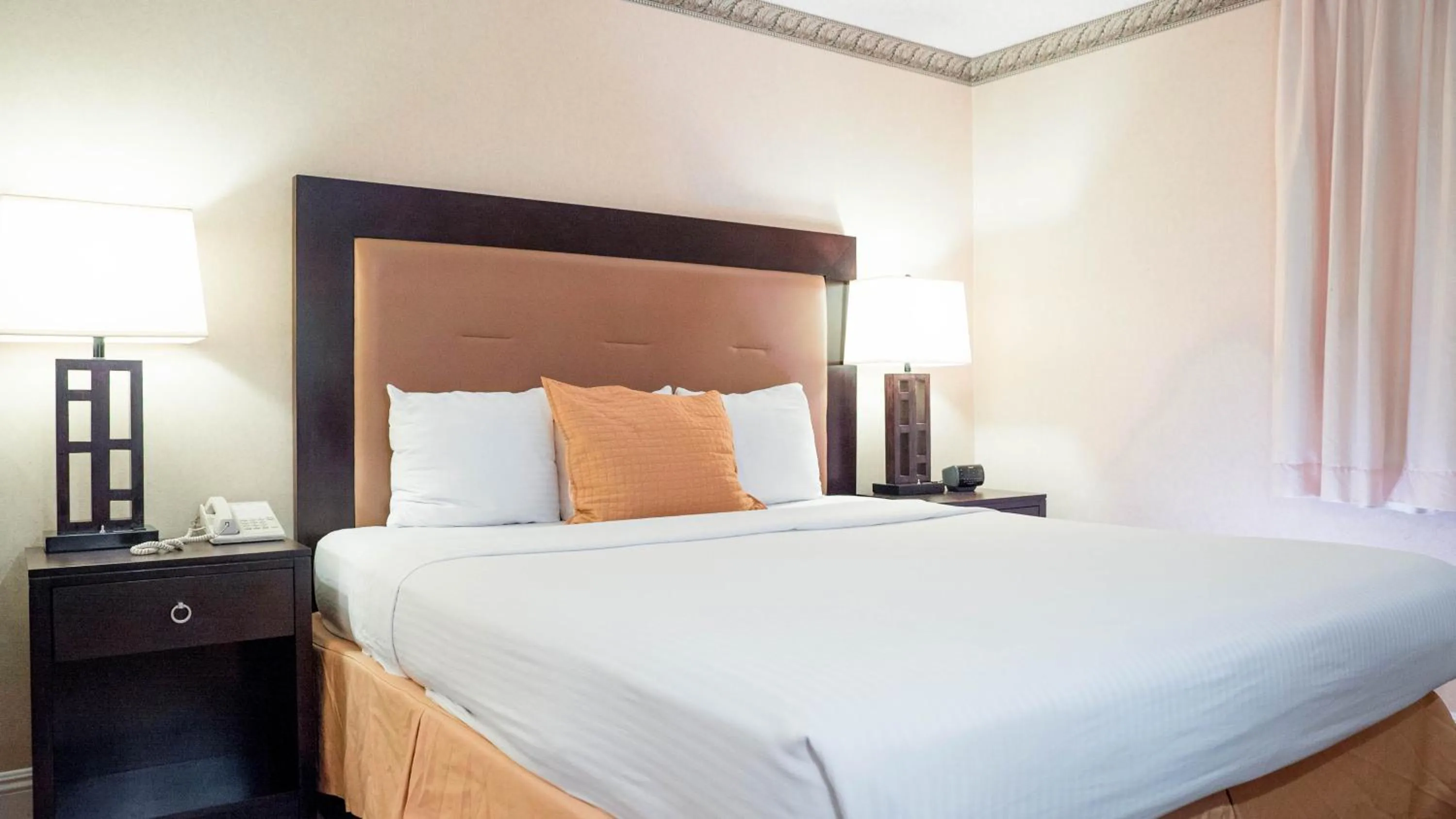 King Room - Disability Access in Studio 6 Anaheim Hills CA