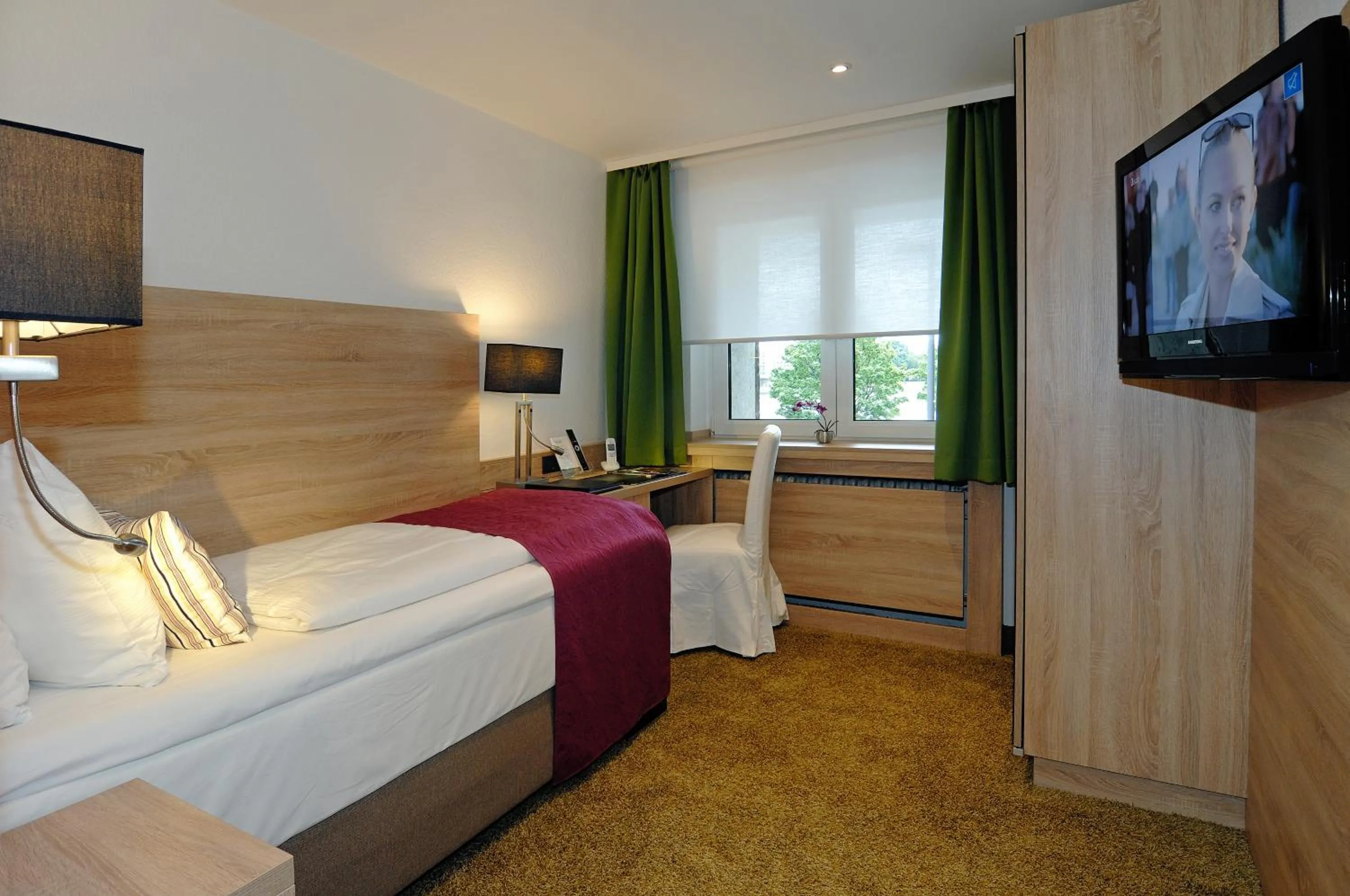 Single Room in Hotel Allegro