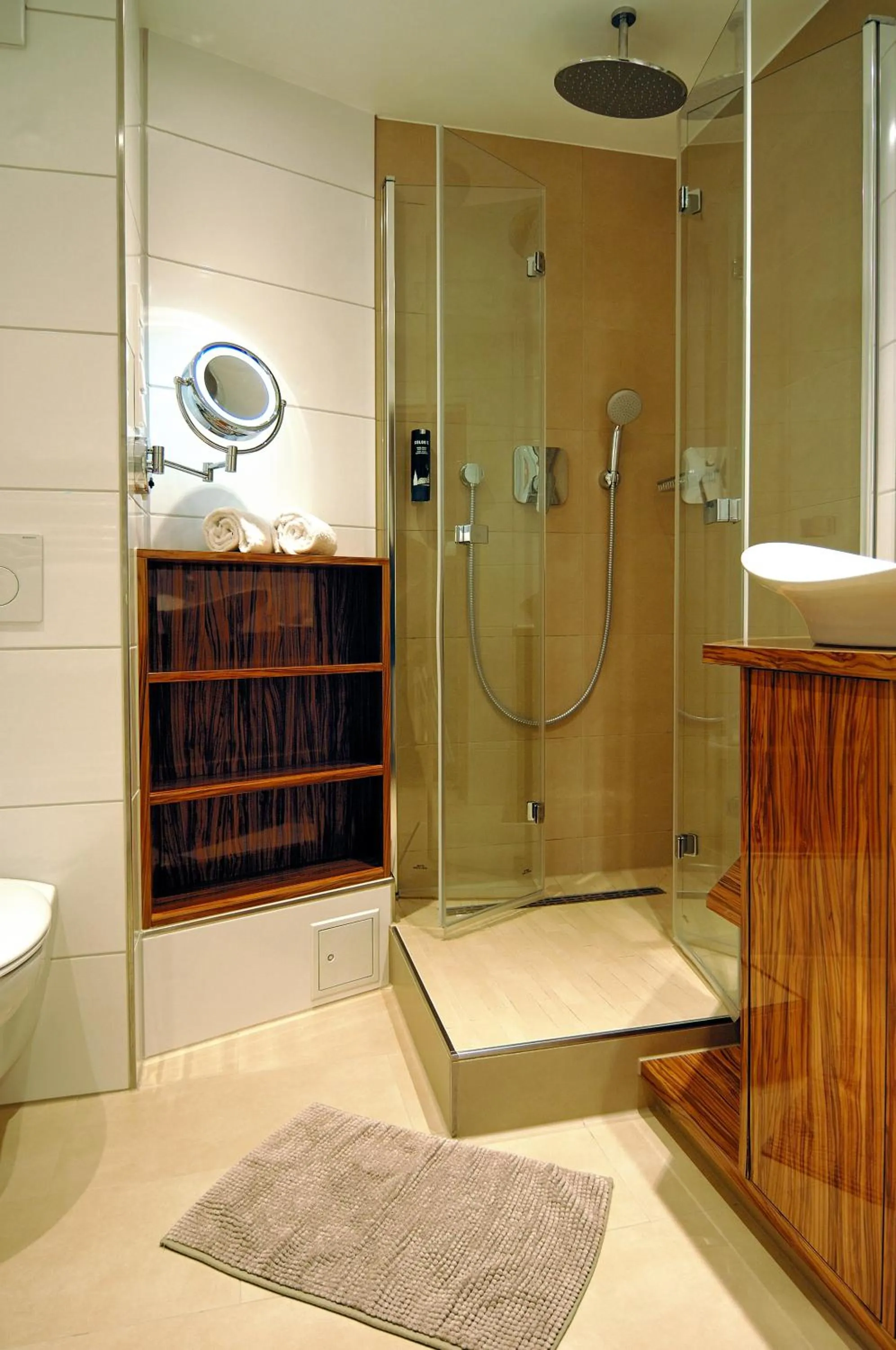 Deluxe Double Room with Shower in Hotel Allegro