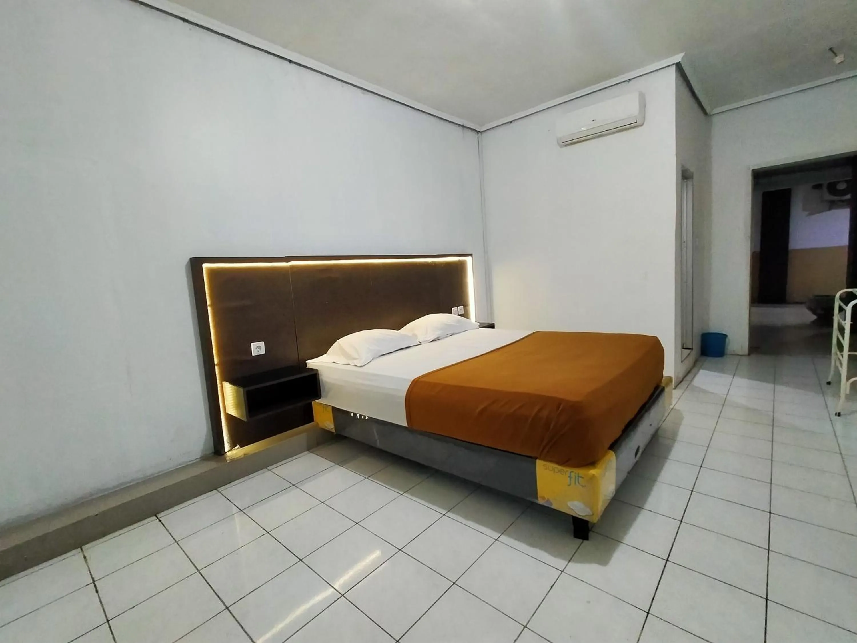 Superior Double Room in Hotel Nirwana Ternate RedPartner