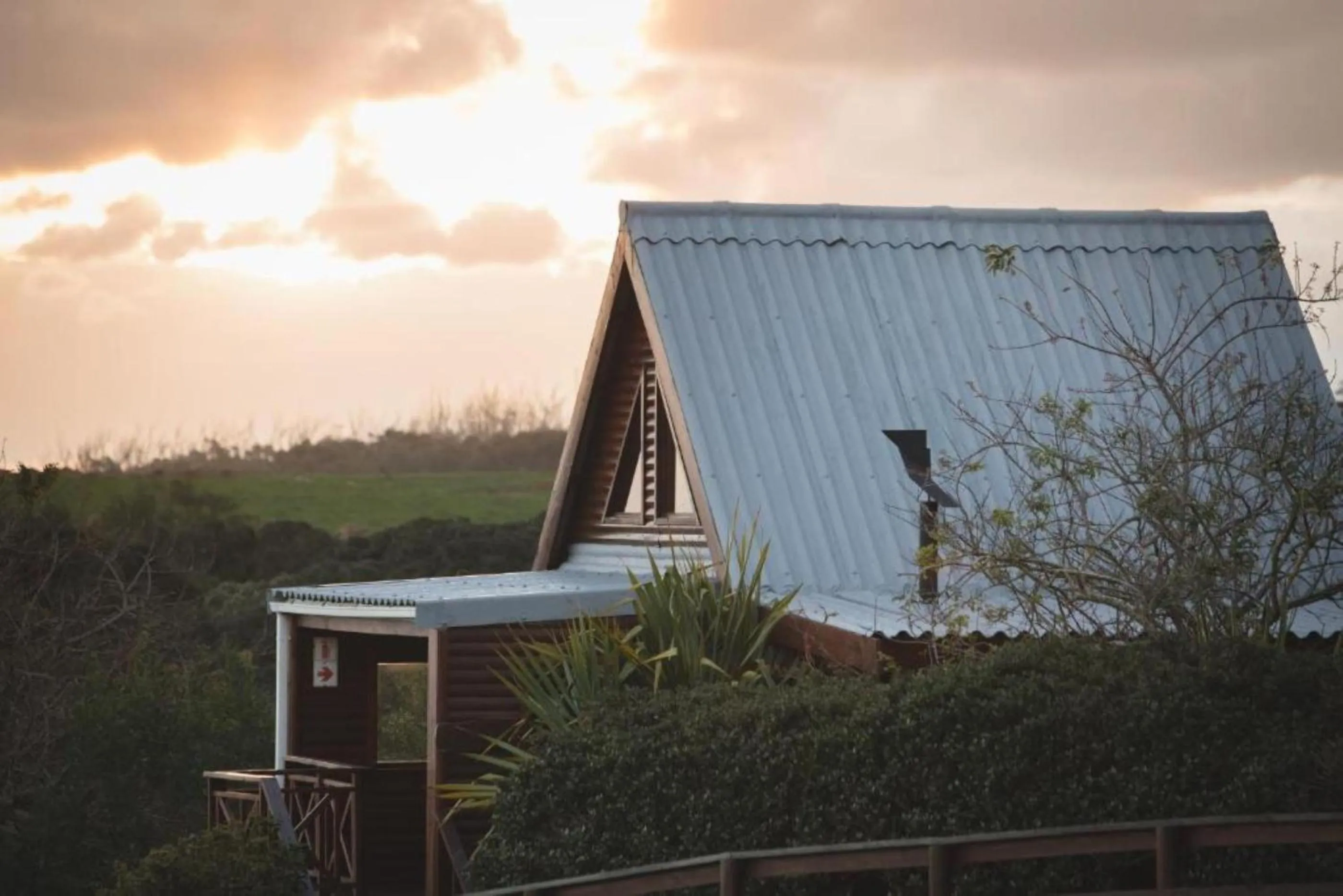 Deluxe Double Room with Balcony and Sea View - single occupancy in Misty Mountain Reserve