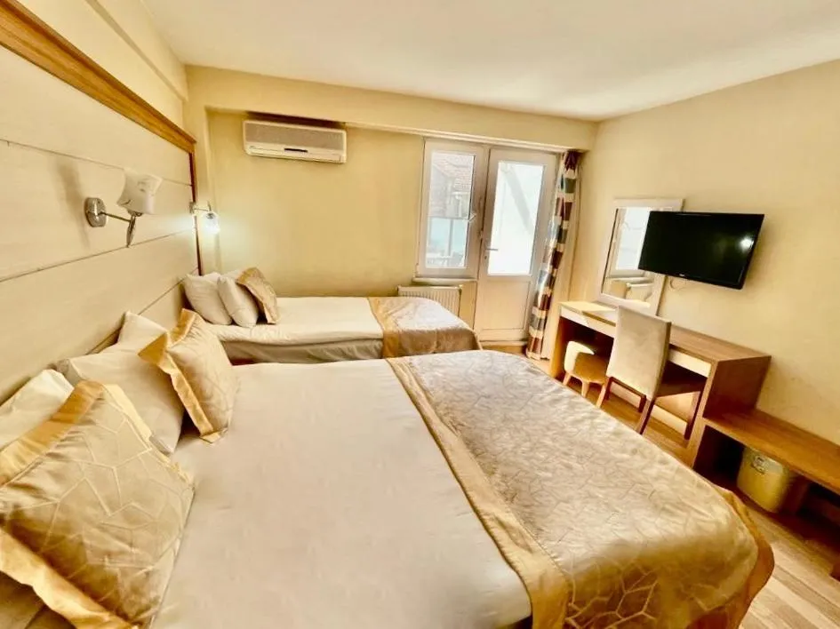 Standard Triple Room in Timeks Hotel Sultanahmet