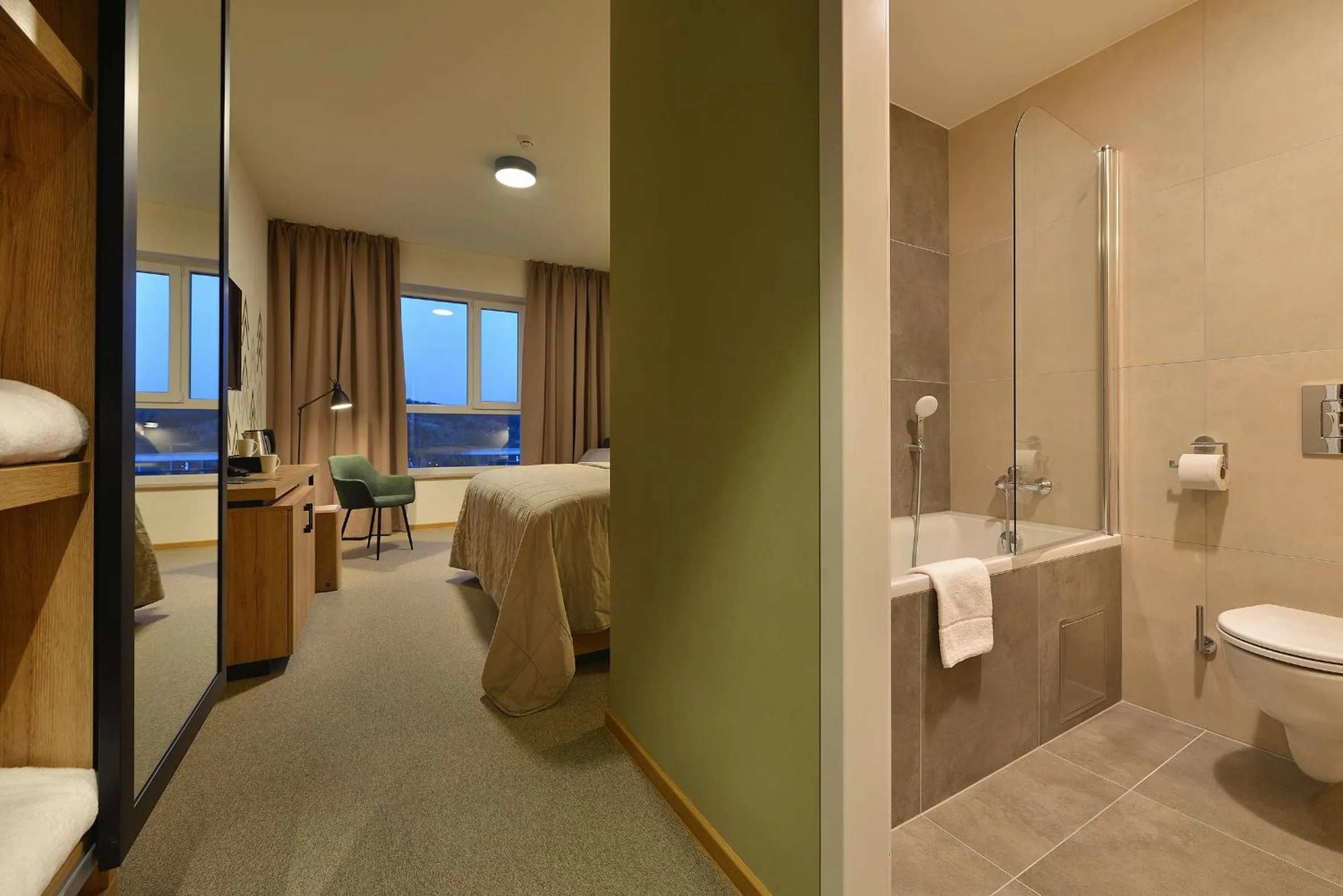 Deluxe Double Room with Lake View in Hotel Element