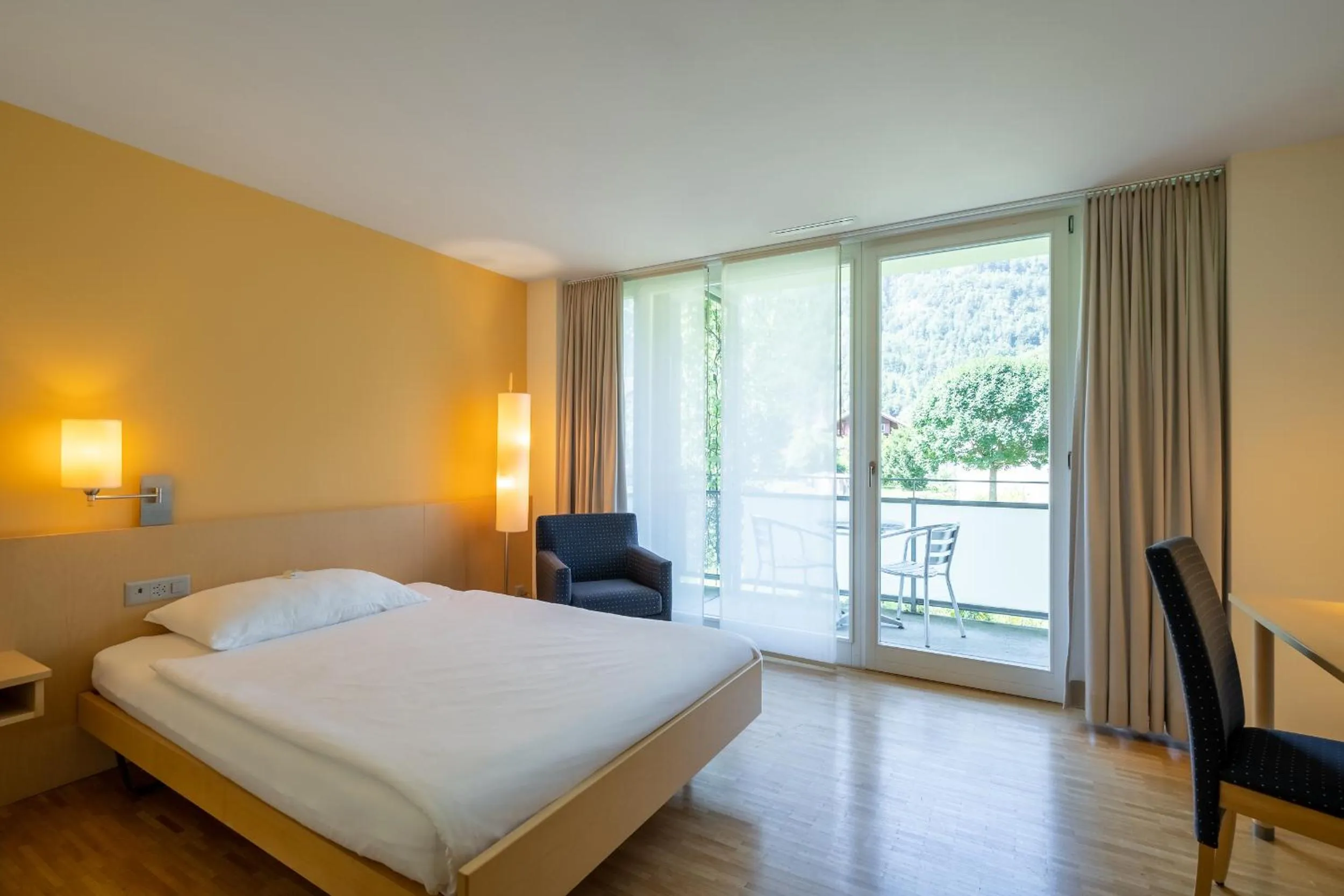 Classic Single Room with Grandlit - single occupancy in Hotel Artos Interlaken