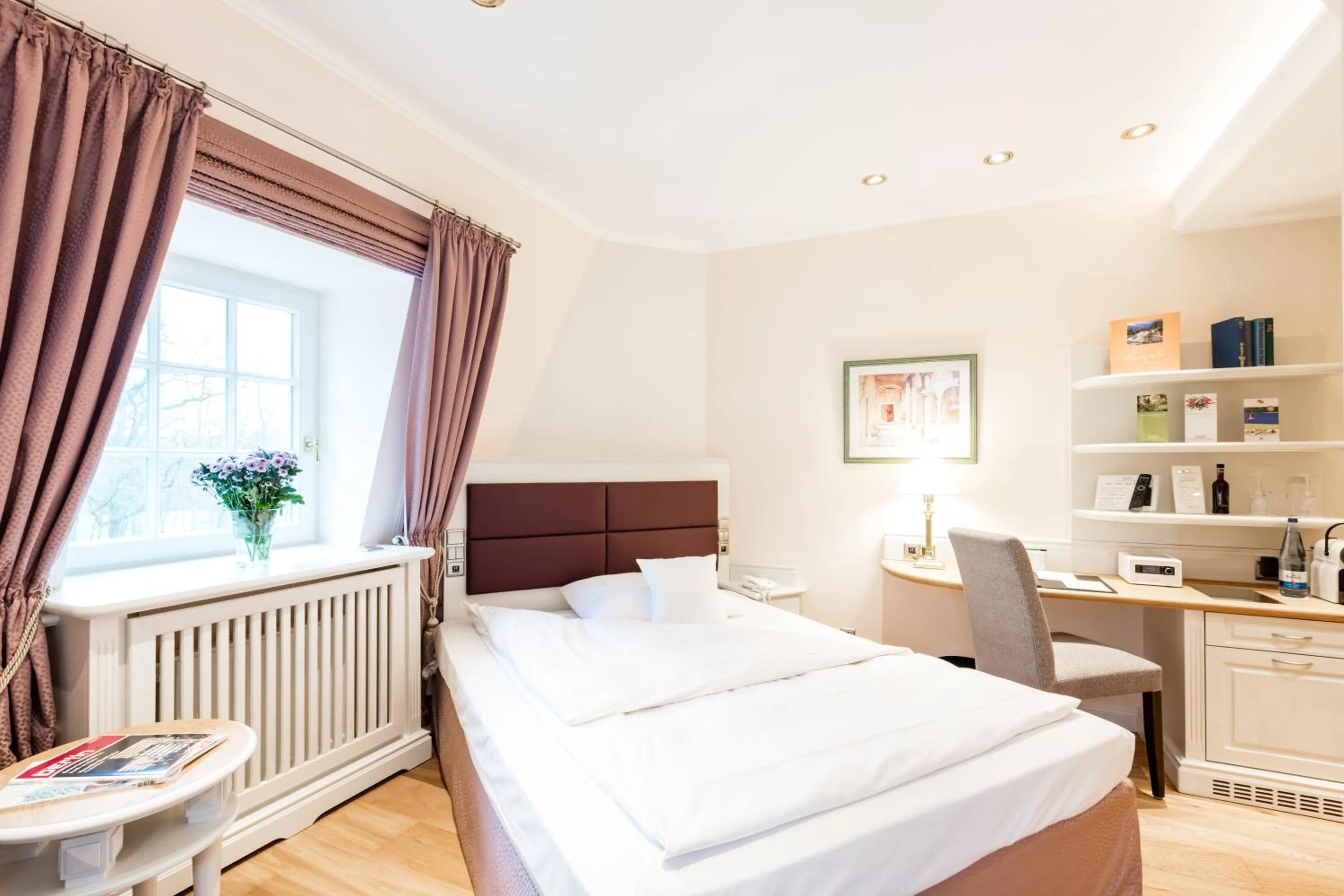 Small Double Room - single occupancy in Waldhaus Reinbek