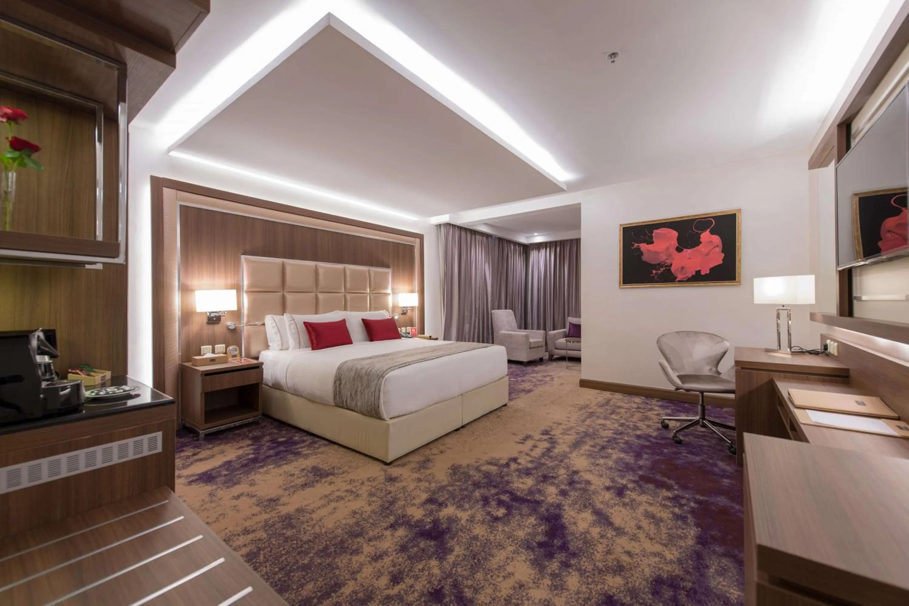 1 King Bed Premium Room With City View in Ramada by Wyndham Continental Jeddah