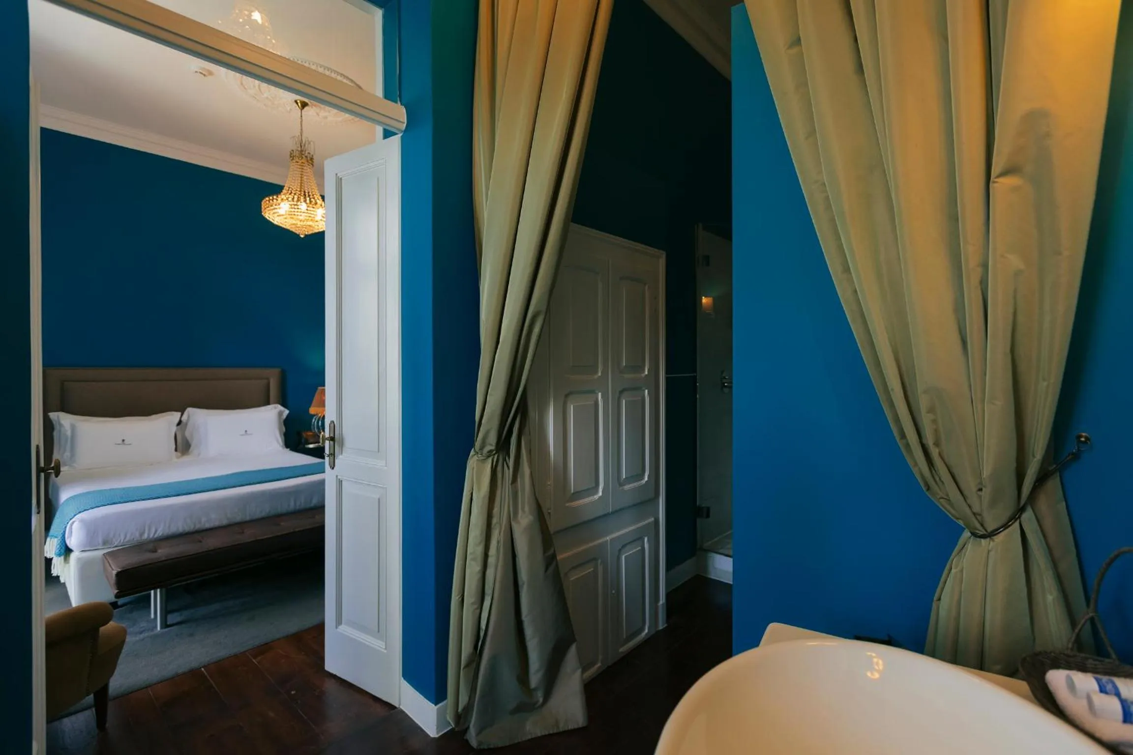 Master Double Room with City View in Torel Palace Lisbon