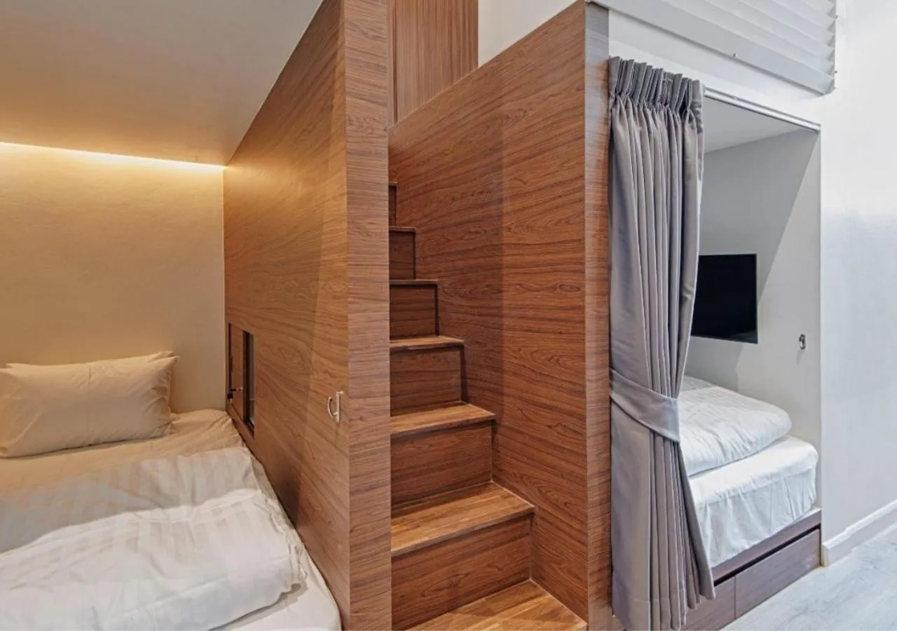 Bed in 8-Bed Mixed Dormitory Room in Play Poshtel & Cafe'