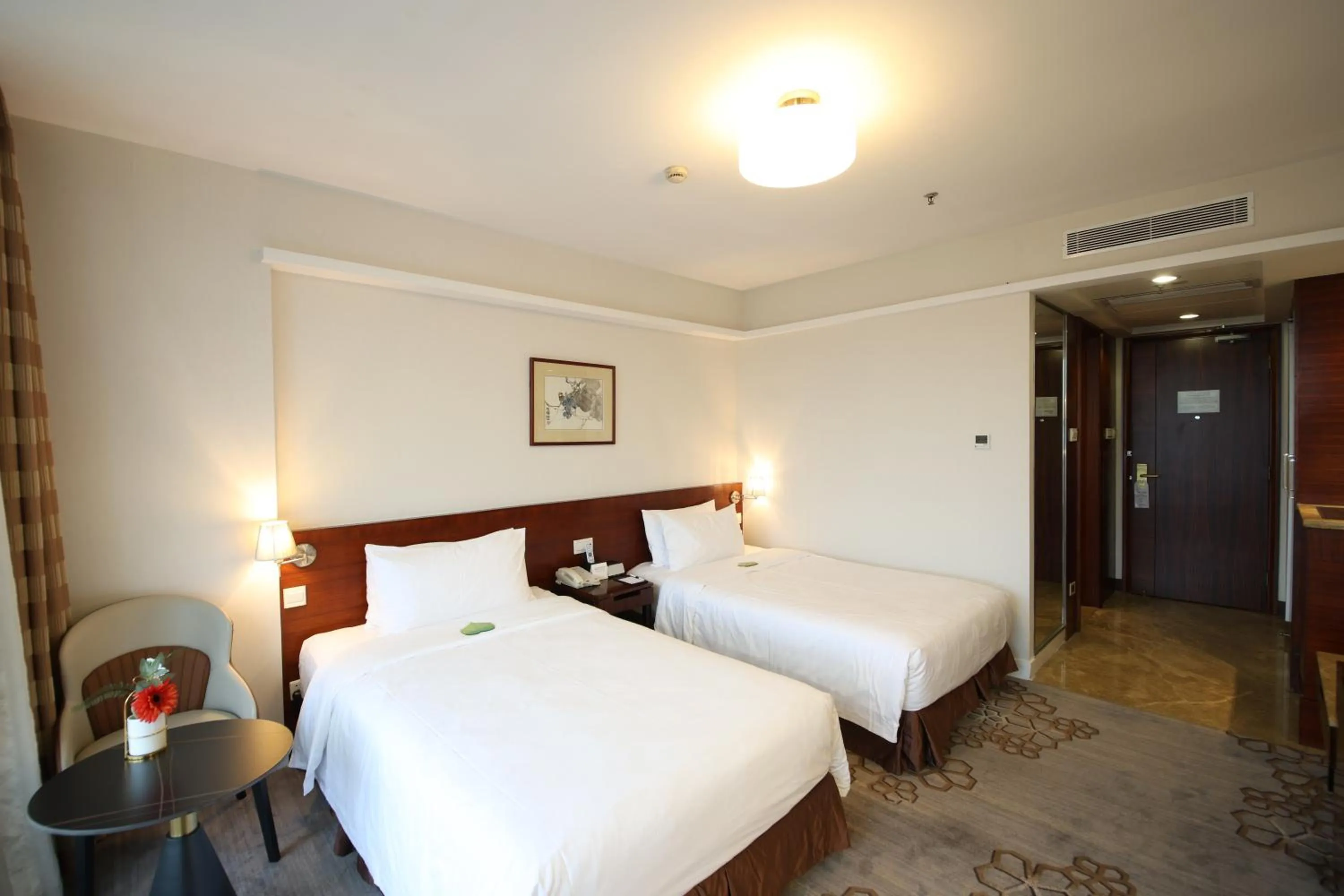 Standard Twin Room in Liuhua Hotel