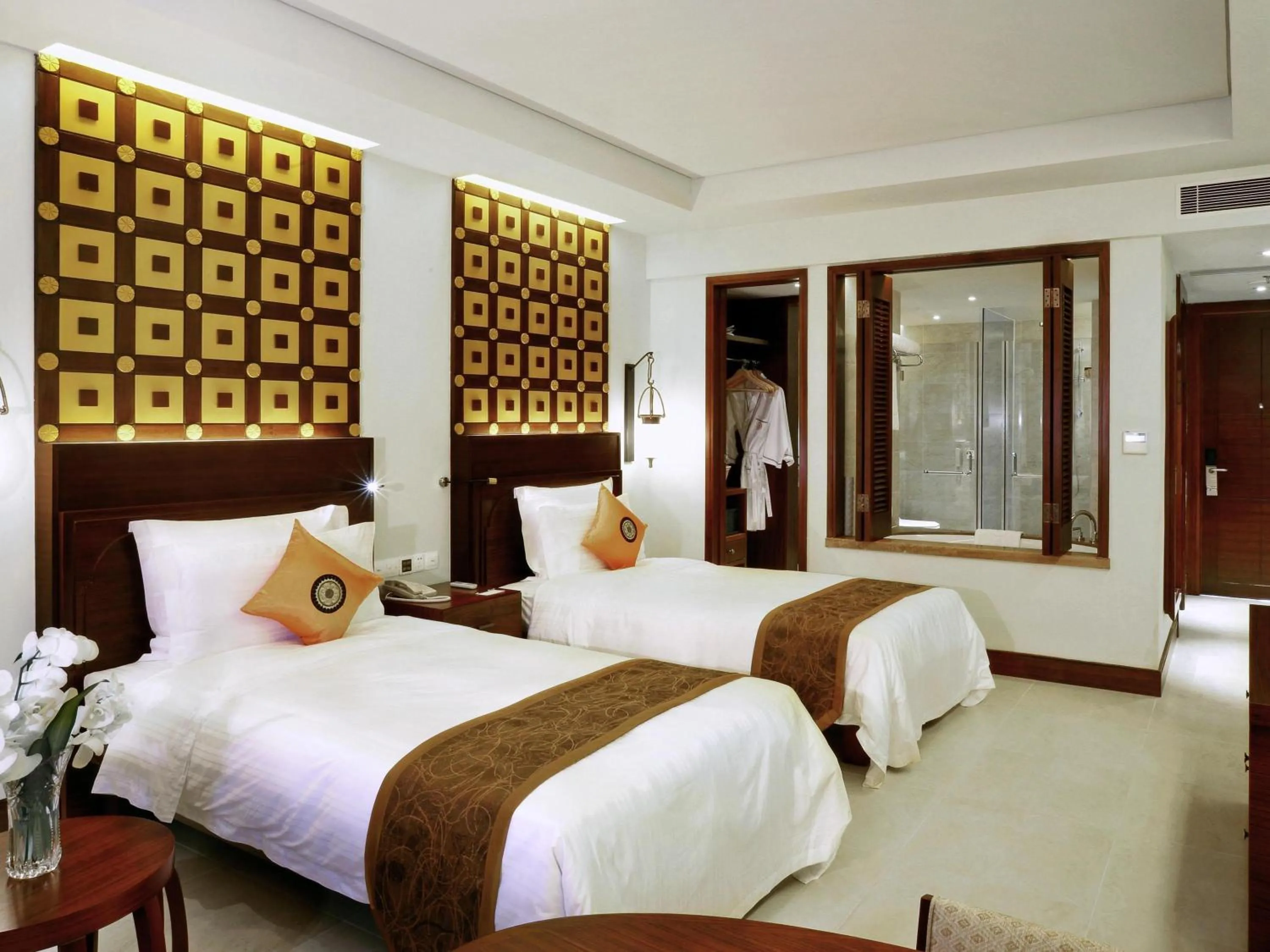 Deluxe  Pool Access Twin Room in Pullman Sanya Yalong Bay Villas & Resort